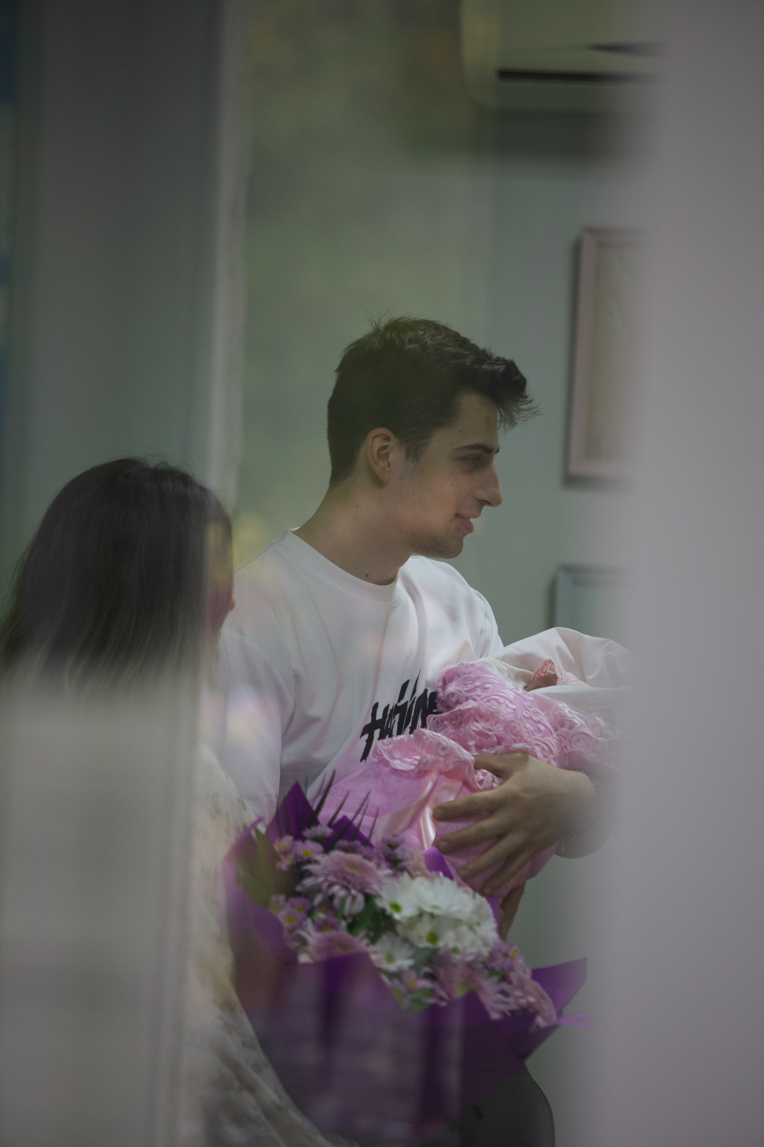 Выписка Аня и Давид. Репортажный фотограф Анапа