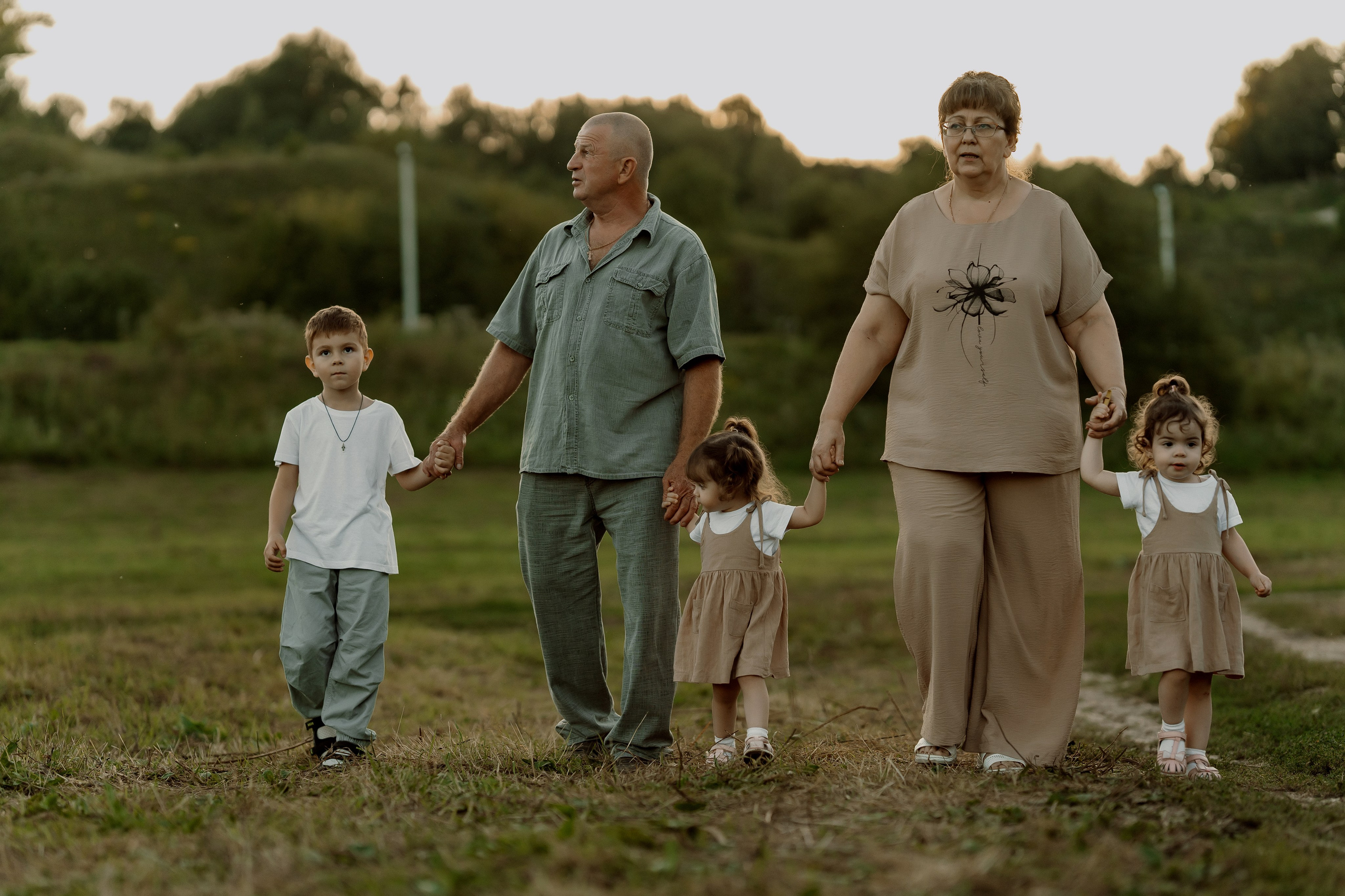 Съемка с внуками. Свадебный и индивидуальный фотограф в Суворове Клюева Мария