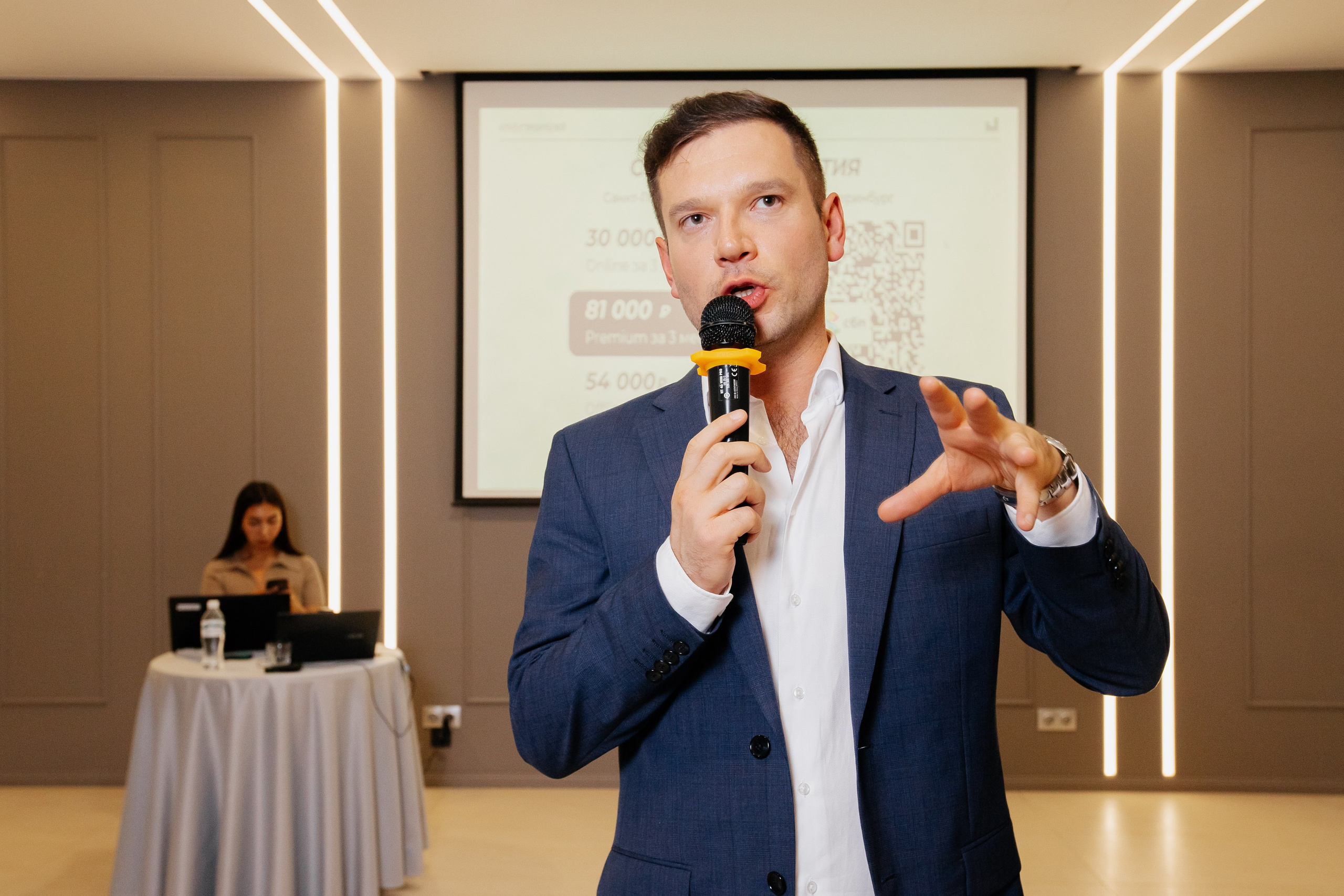 Высоцкий «Клуб строителей». Репортажный и портретный фотограф в Екатеринбурге Гизатуллин Марат