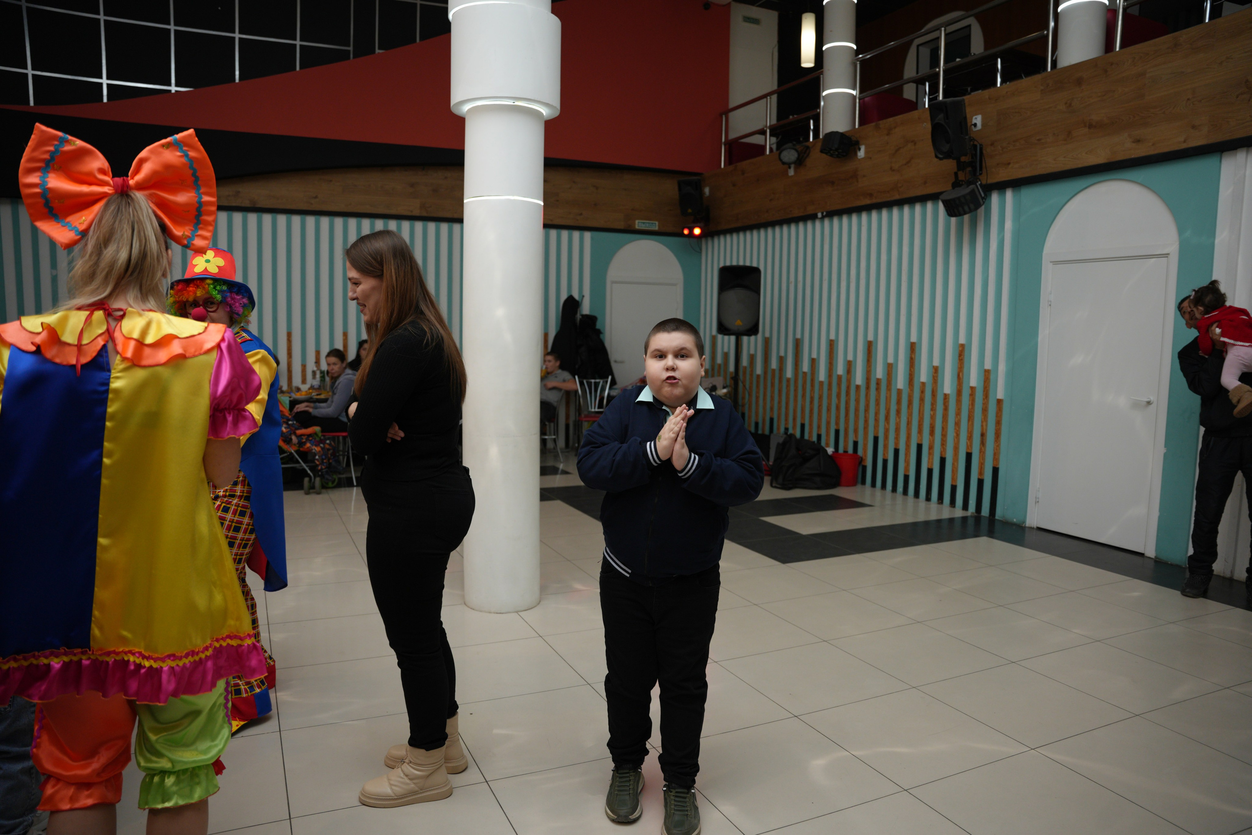 Социально —благотворительная акция «Ты в этом мире не один», посвященная Международному дню инвалидов. ВЫПУСКНЫЕ АЛЬБОМЫ, Школьный фотограф, семейный и свадебный в Саратове и области Ольга Плаксина