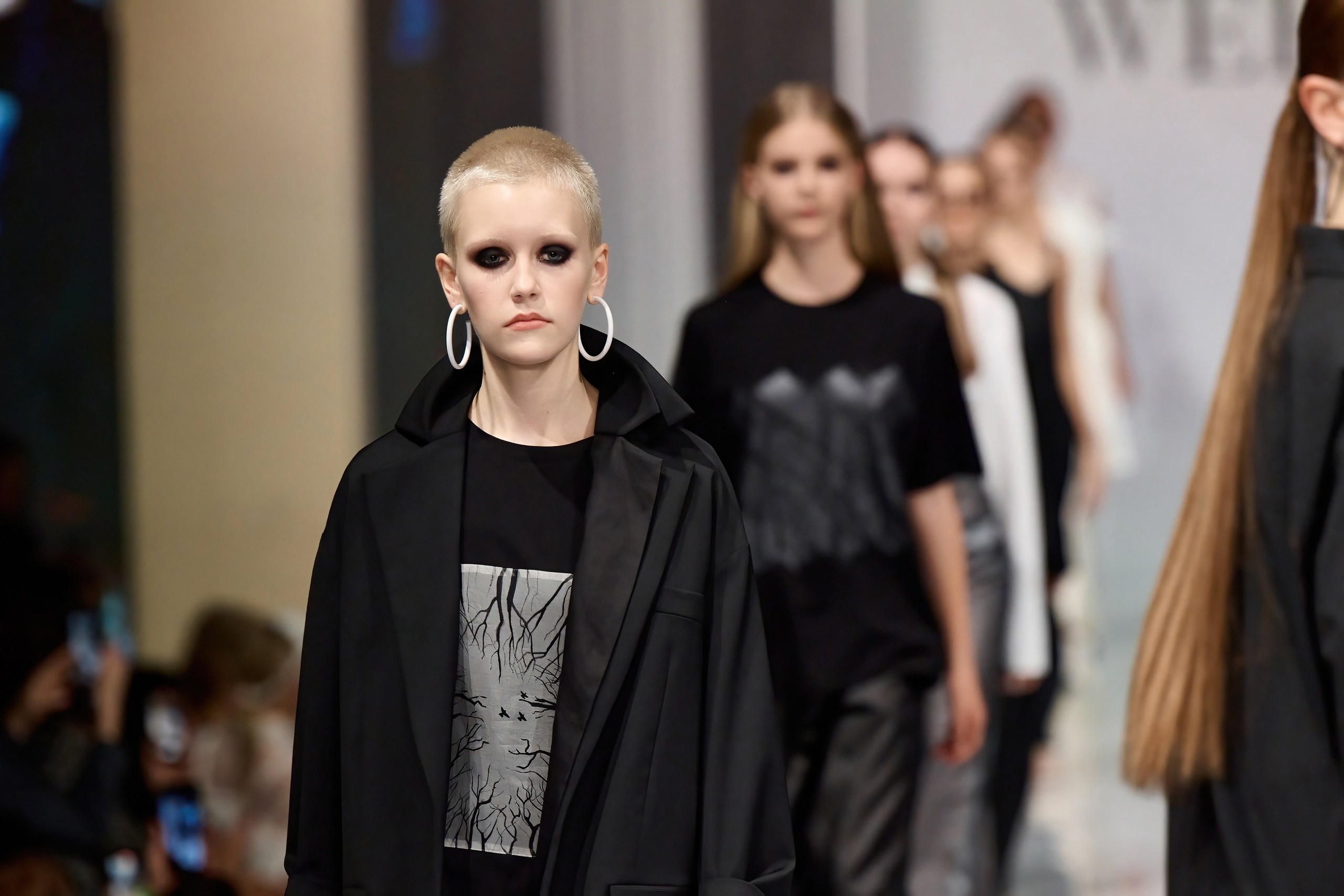 Gribova-Emotions. Estet Fashion Week. 2023. Дима Бабушкин. Фотограф. Подиум. Репортаж. Творчество. Дорого