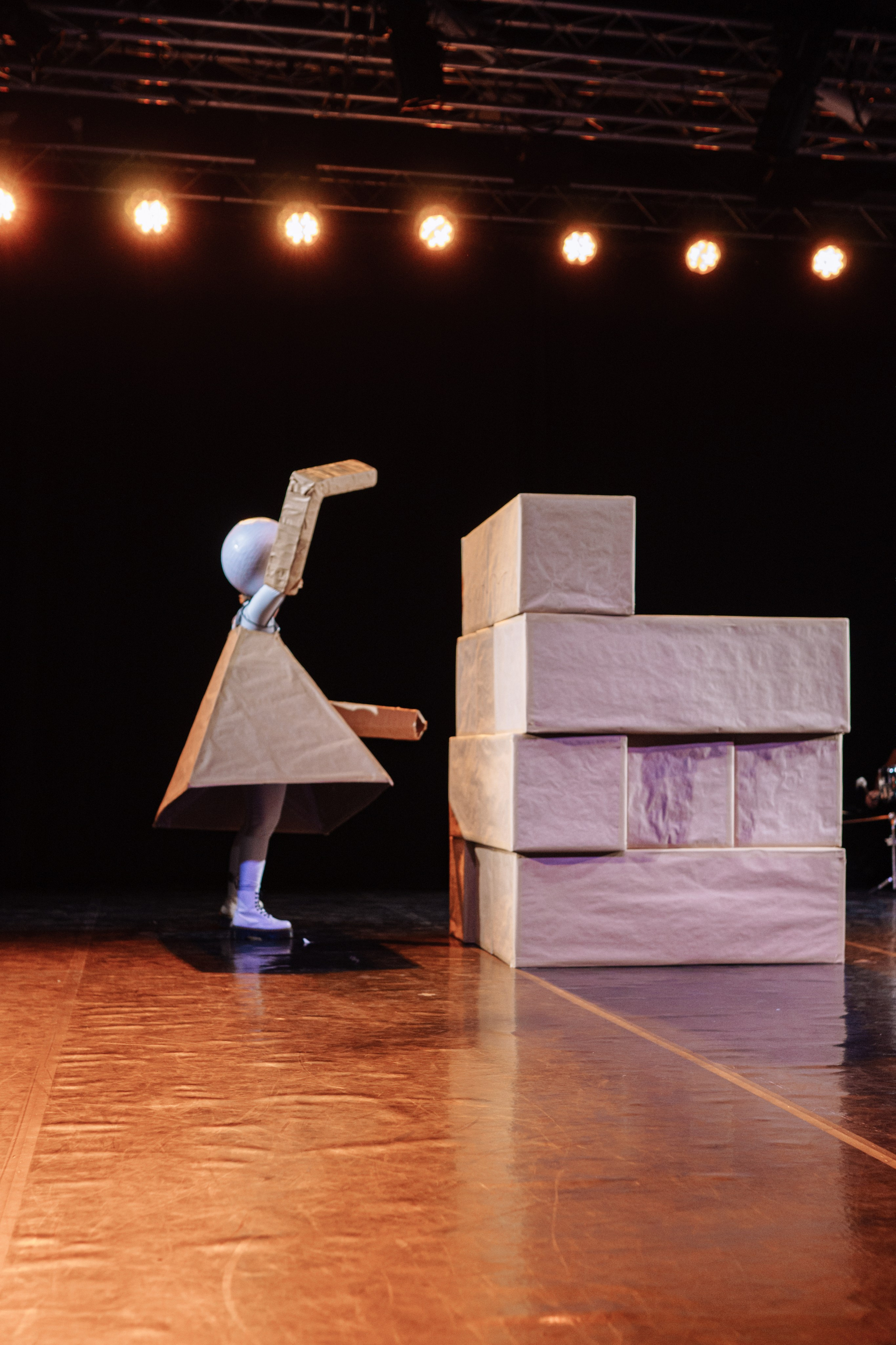 Нити «Игры разума». Фотограф Нинель Гюрсой, г. Москва