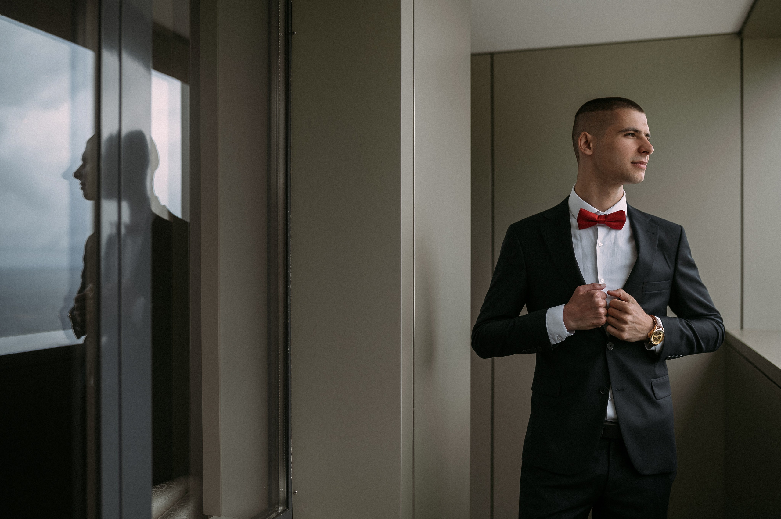 Свадебное утро и прогулка красивой яркой пары. Свадебный и семейный фотограф в Симферополе Дарья Маркова