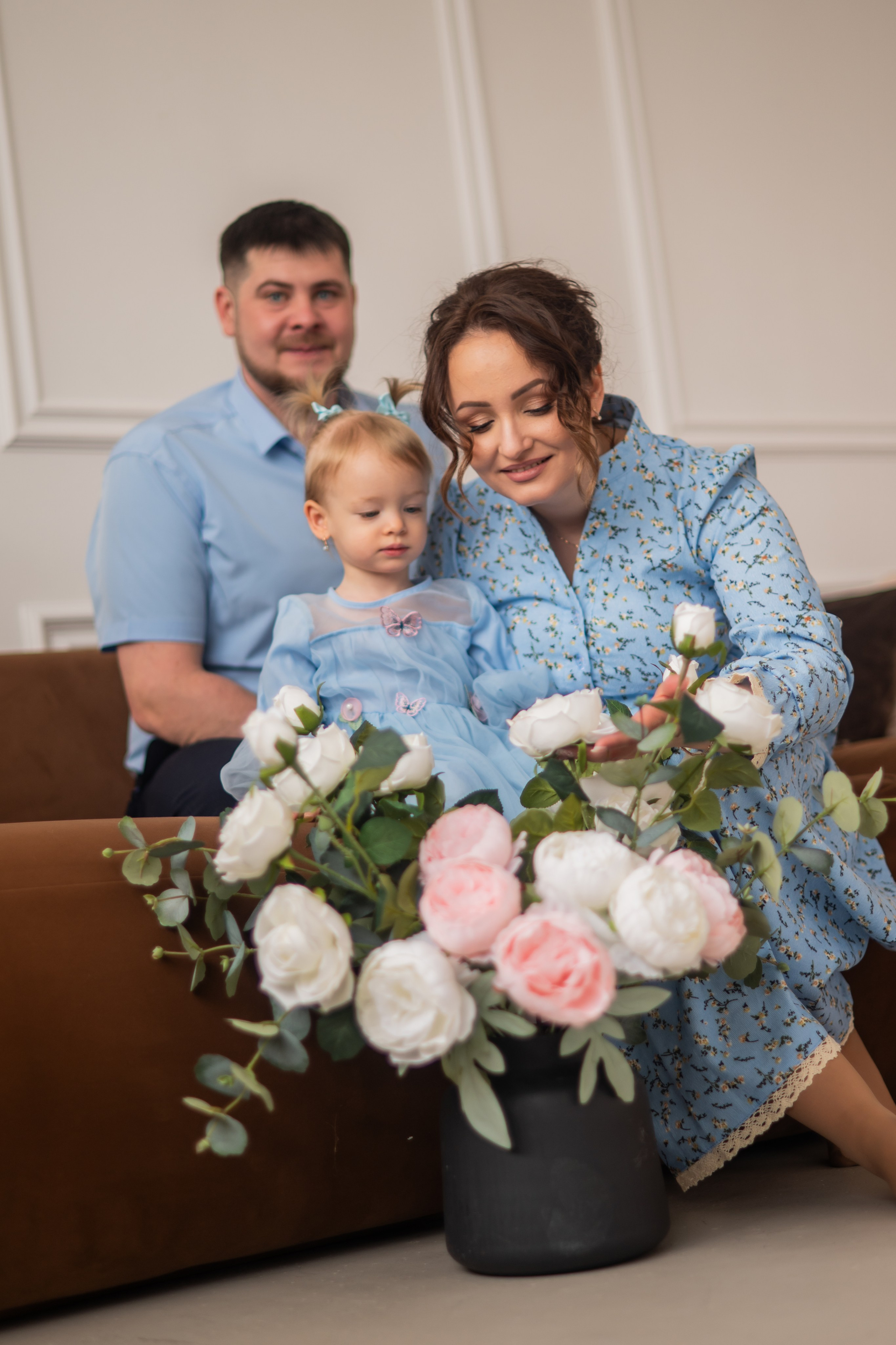 Александр и Анастасия и доченька Юлечка (1). Я Ольга Казанцева, фотографирую снимаю ваши киноистории и печатаю фото и цифровые портреты на холсте