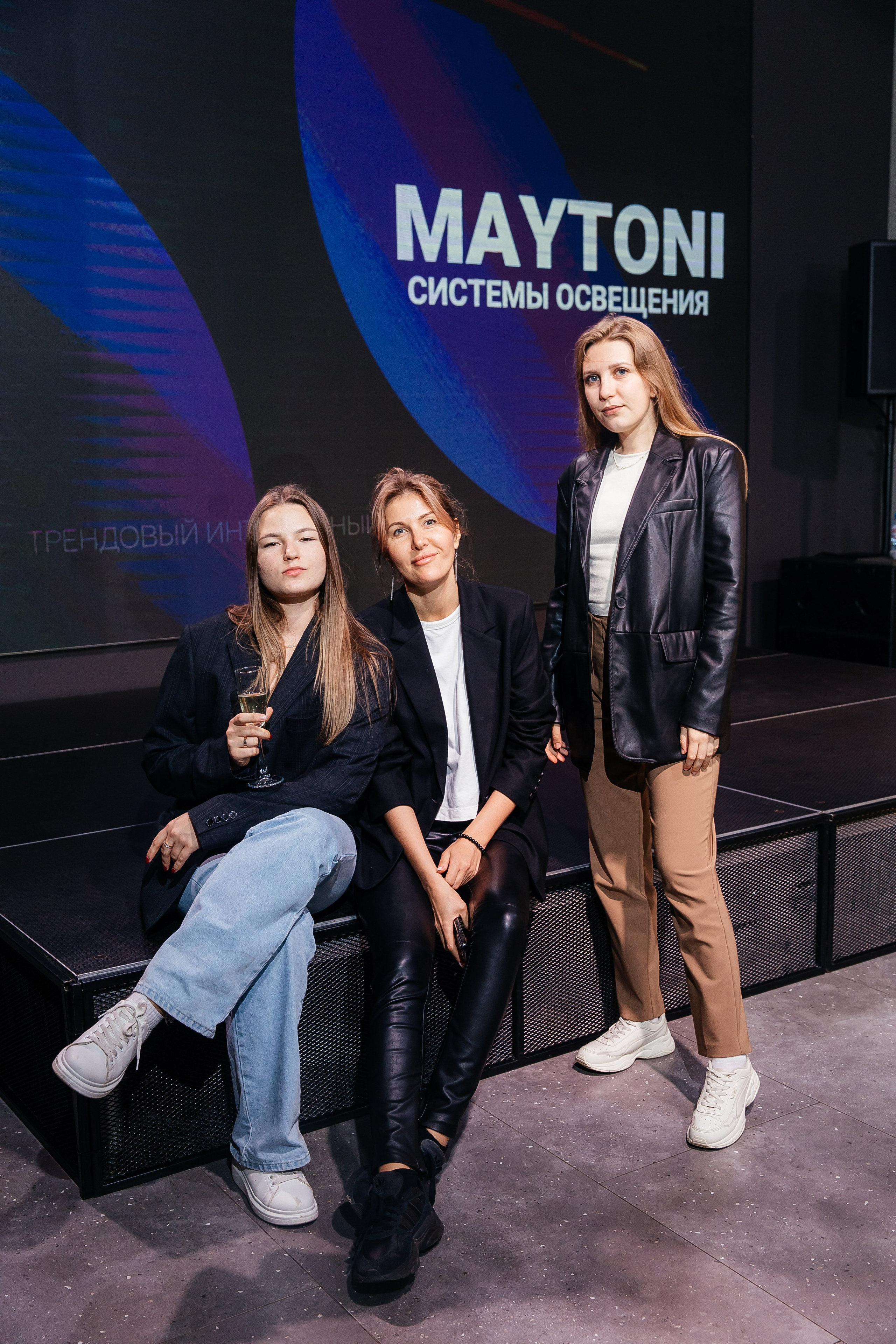 Презентация новинок систем света Maytoni в One way loft. Фотограф в Красноярске Надежда Воскресенская