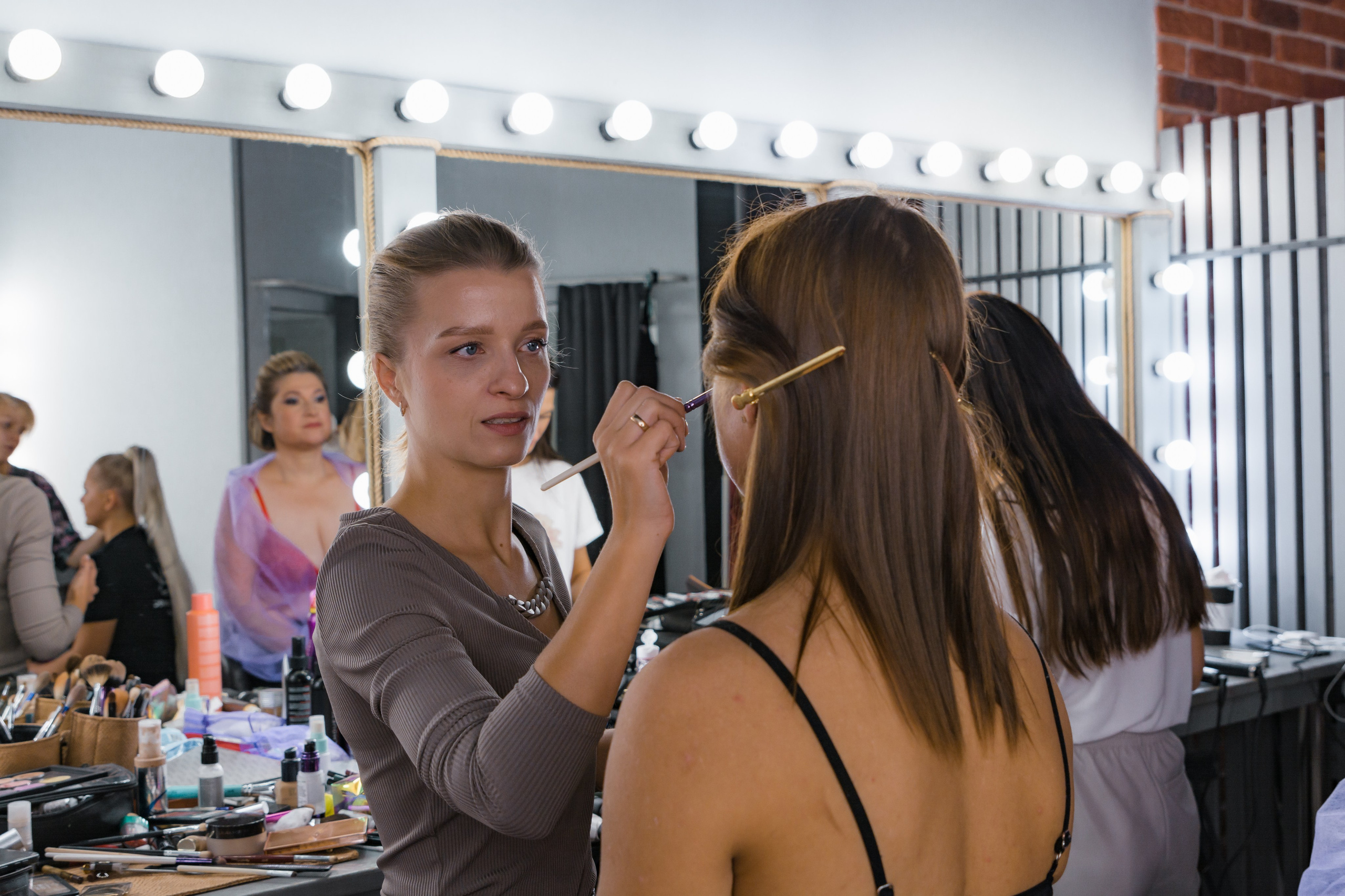 Фэшн-съёмка участниц Миссис Бизнес Гатчина 2023. Портретный фотограф в Санкт-Петербурге Дмитриева Наталия