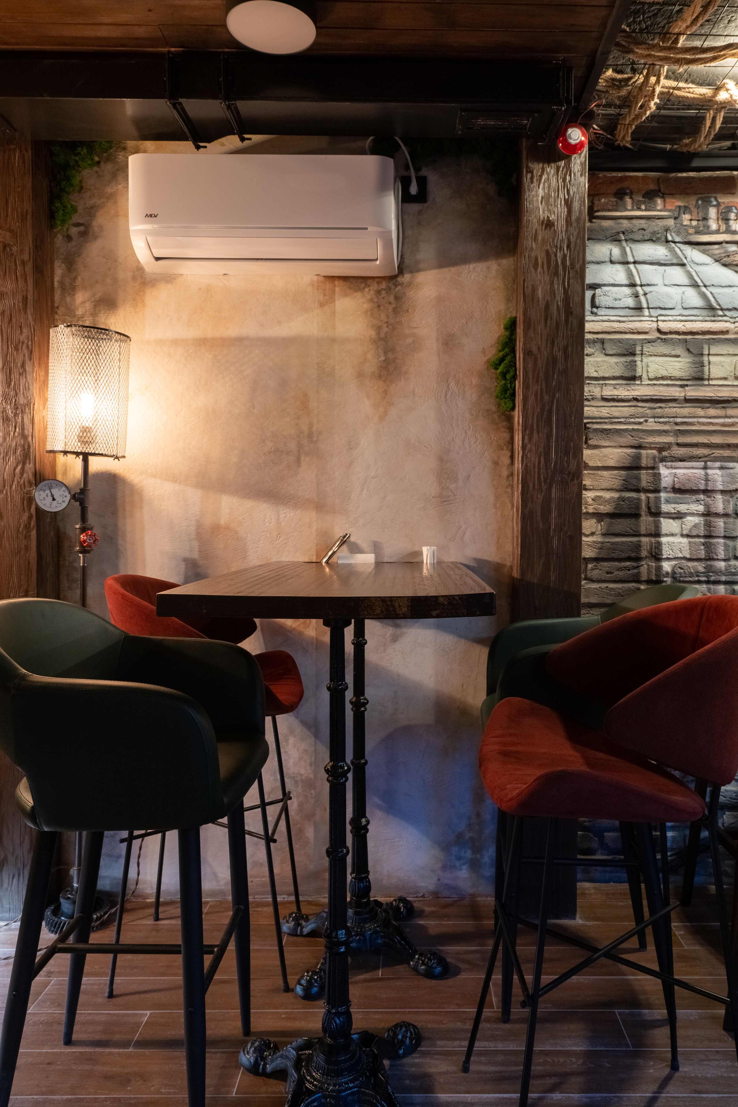 Pitier bar. Photographer & Videographer based in Ansan, South Korea