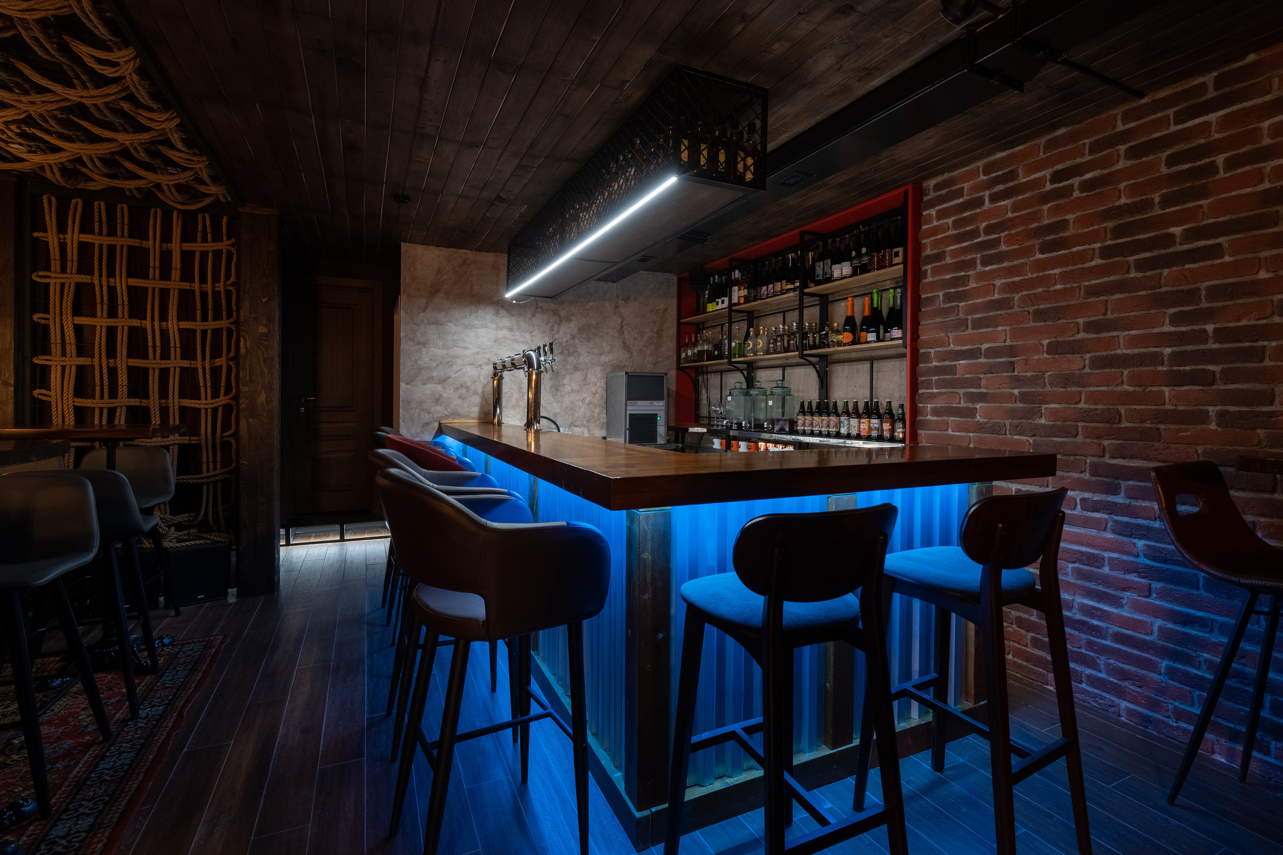 Pitier bar. Photographer & Videographer based in Ansan, South Korea