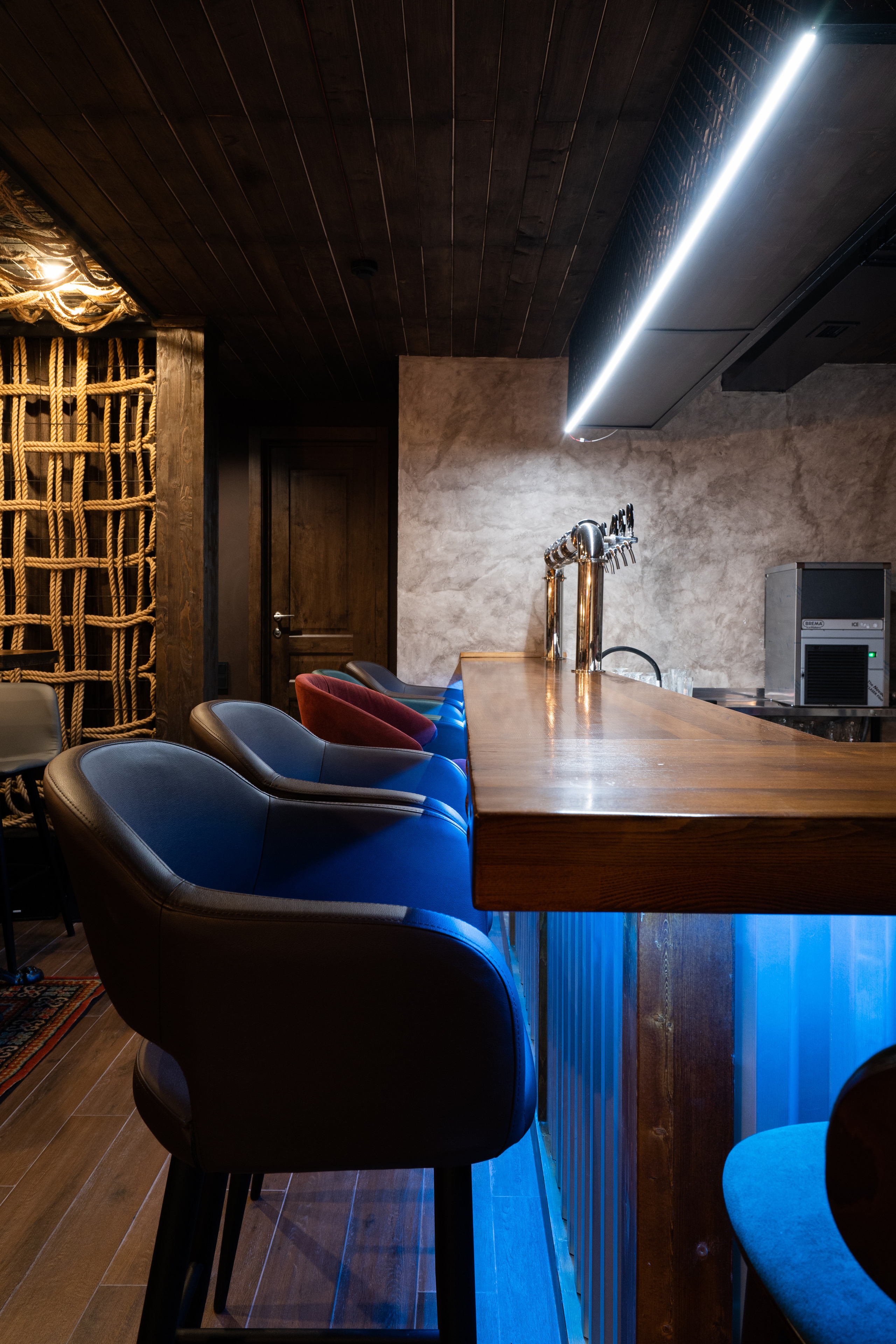 Pitier bar. Photographer & Videographer based in Ansan, South Korea