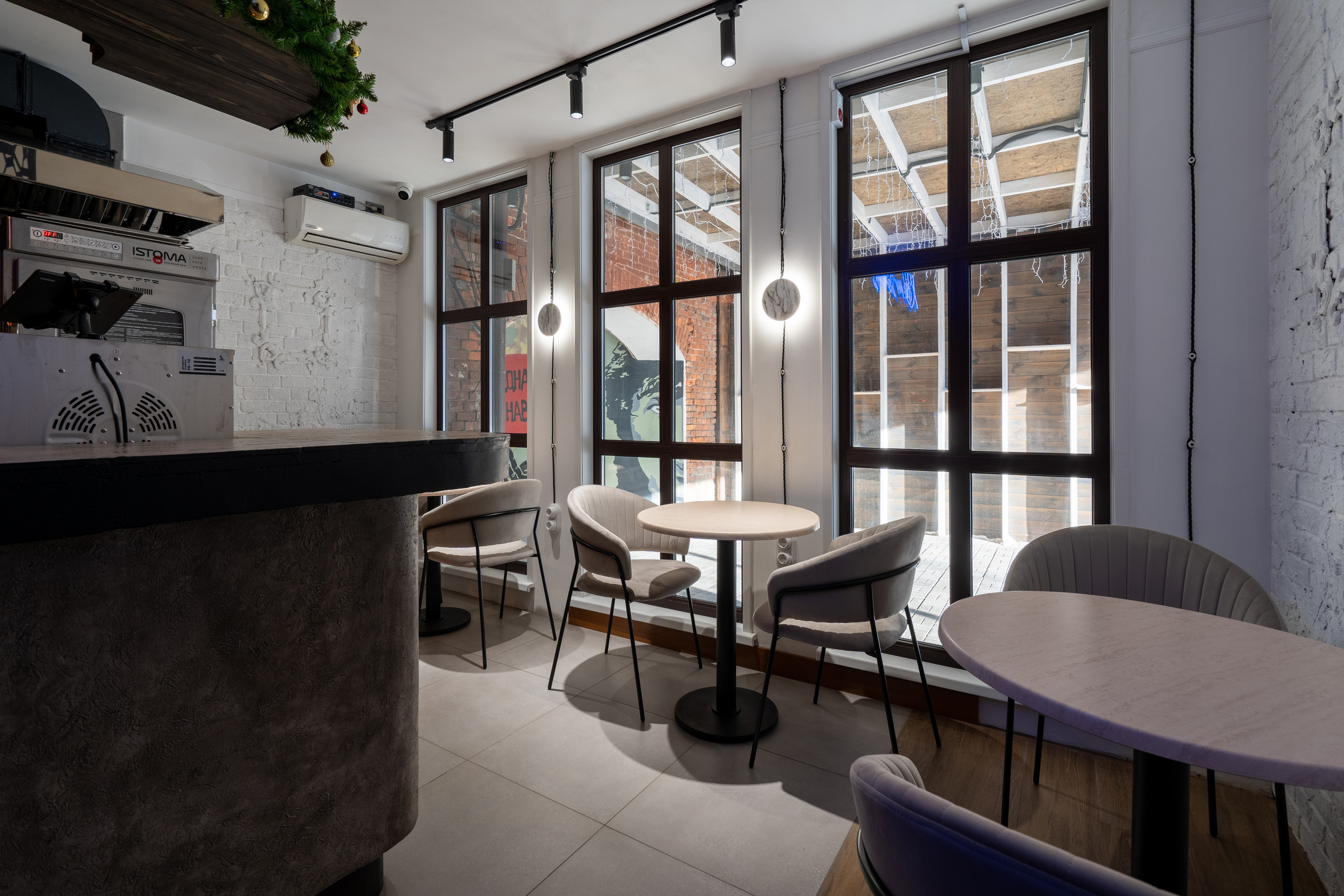 Pitier bar. Photographer & Videographer based in Ansan, South Korea