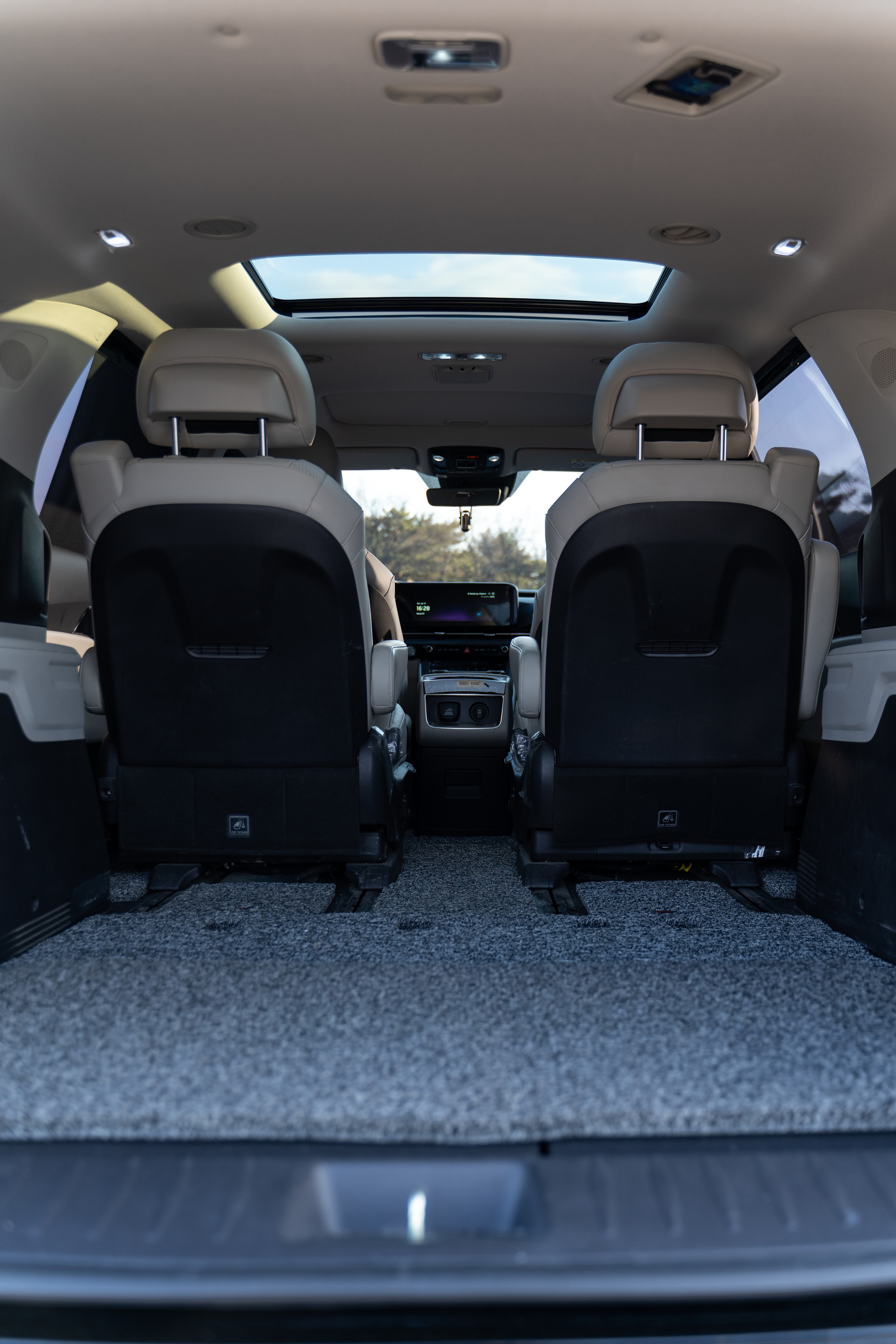 KIA carnival. Photographer & Videographer based in Ansan, South Korea