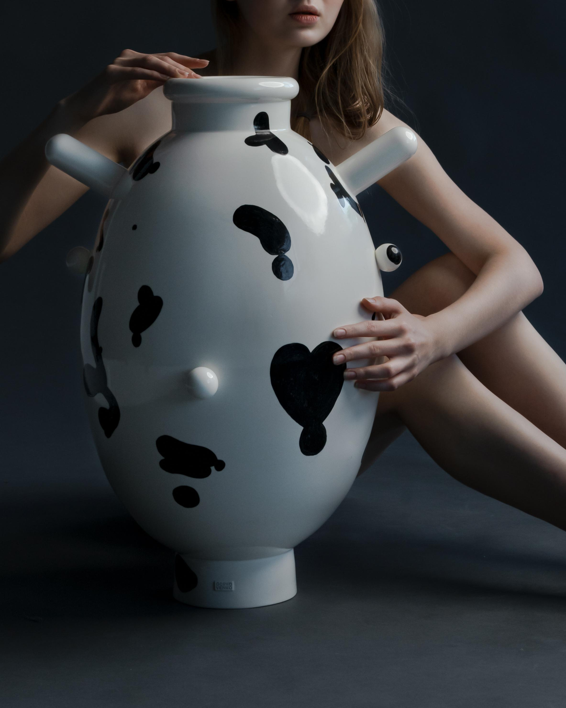 PALUNA vase. Photographer & Videographer based in Ansan, South Korea