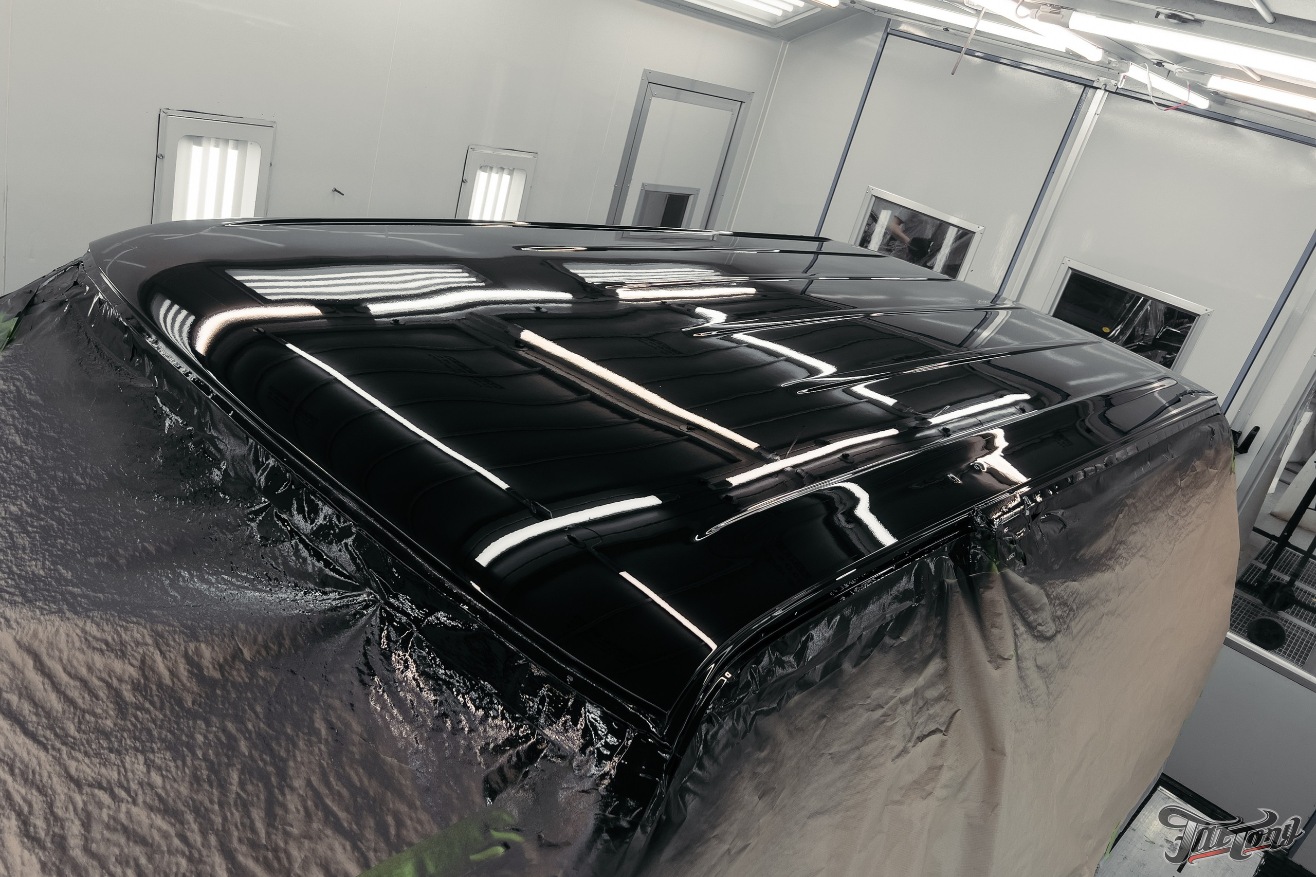 Chevrolet Tahoe I ремонт по кузову и окрас, пошив салона. DeLorein