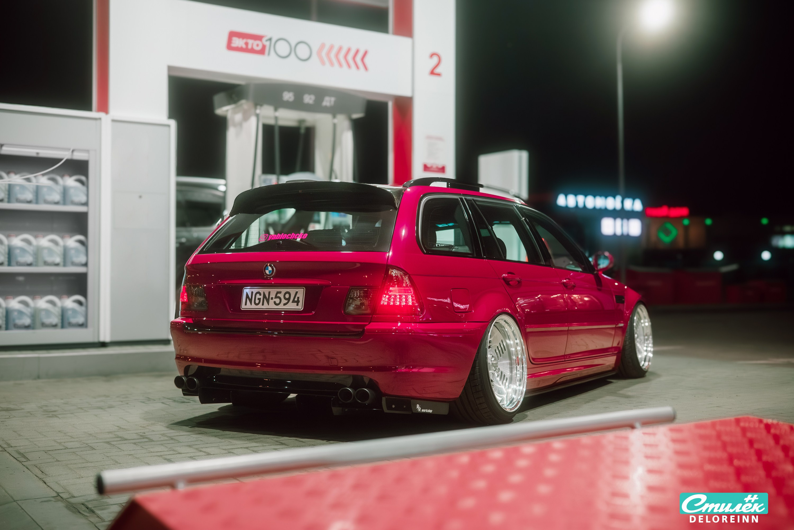 Pink BMW E46 Touring from Finland. DeLorein