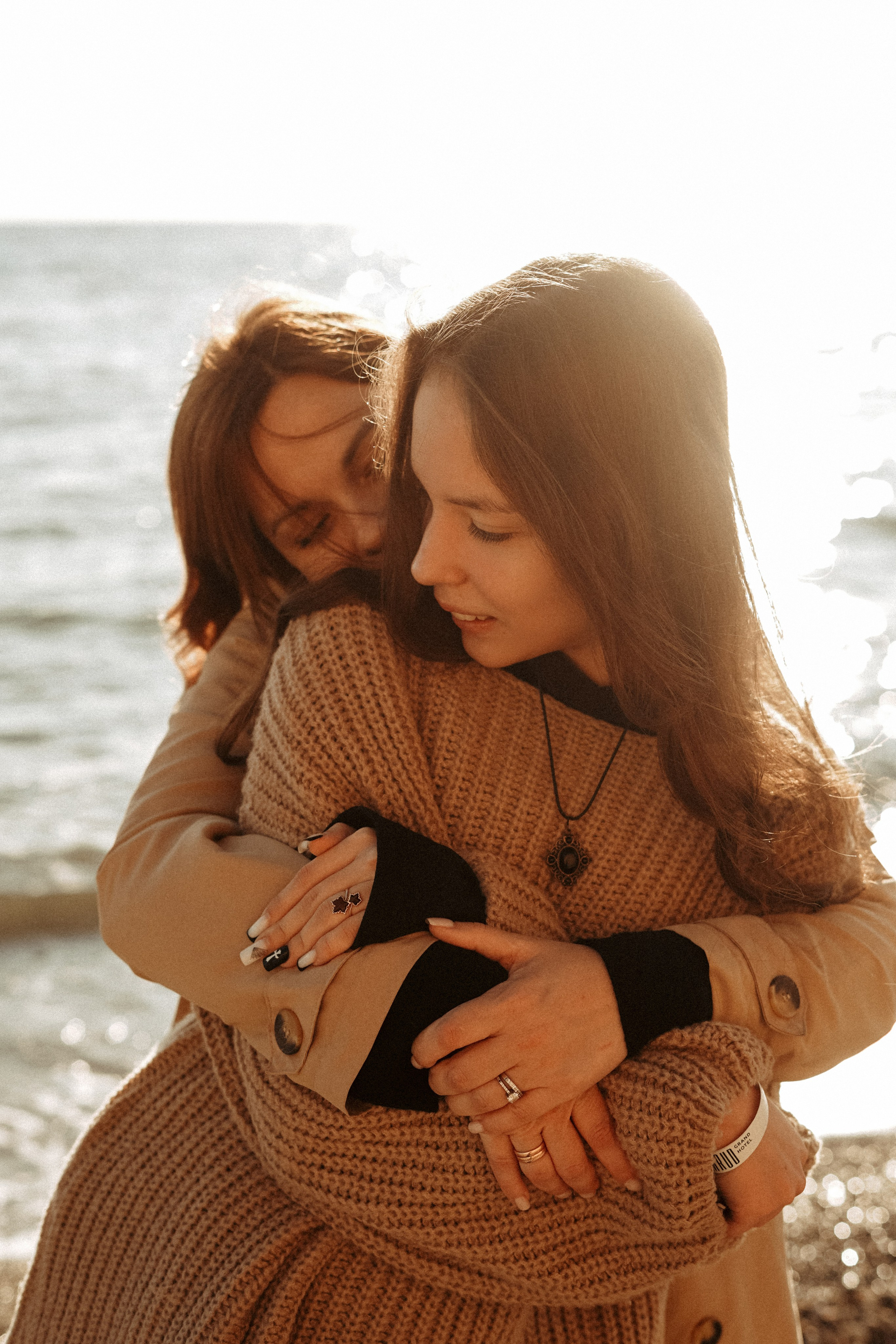 Настя с дочерью Дашей в Мюссере, Абхазия. Фотограф в Сочи и Абхазии | Фототуры | September Air