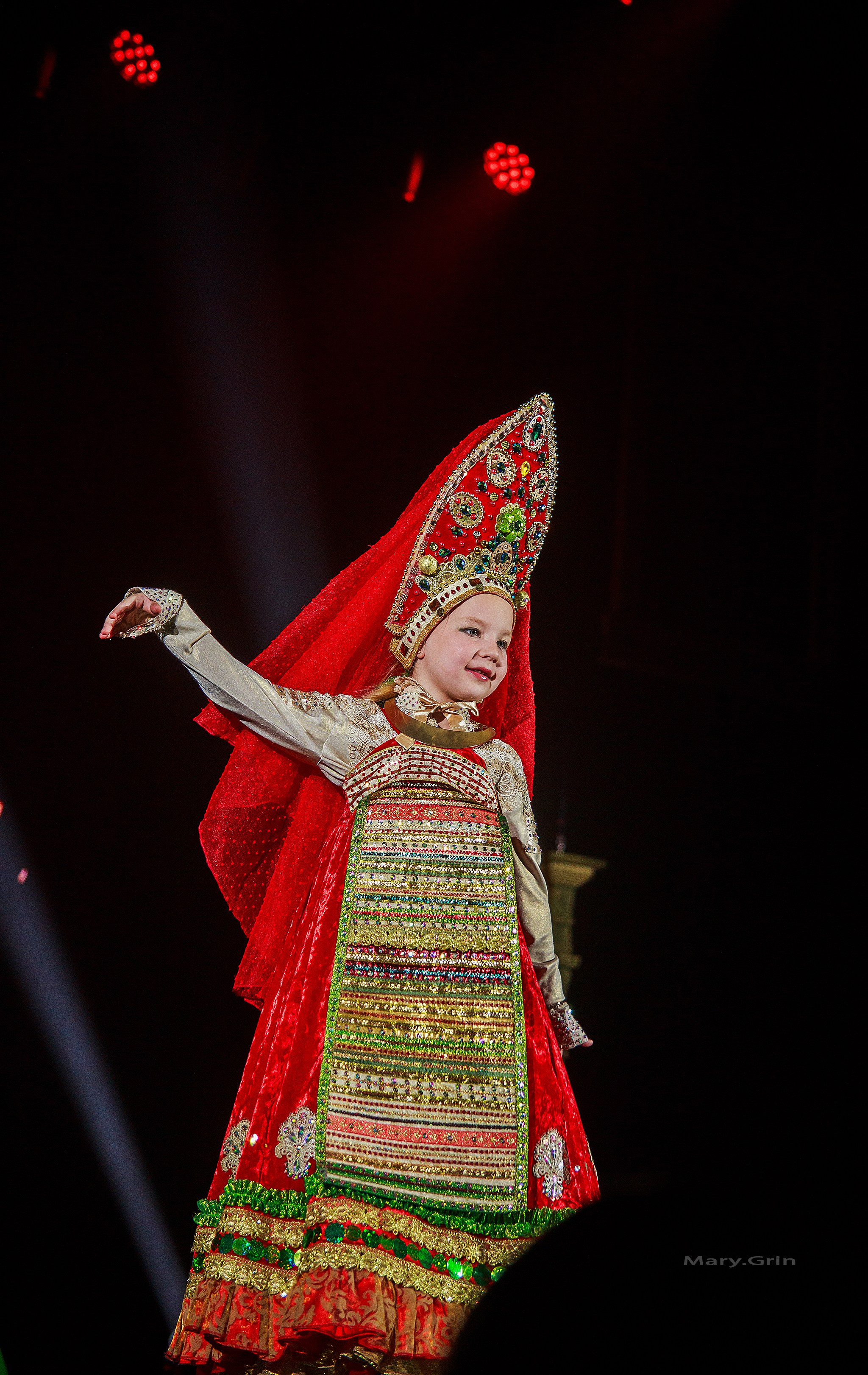 Подиумный спектакль «стиль Надежды» 2025. Детский и семейный фотограф, фотограф мероприятий Нижний Новгород