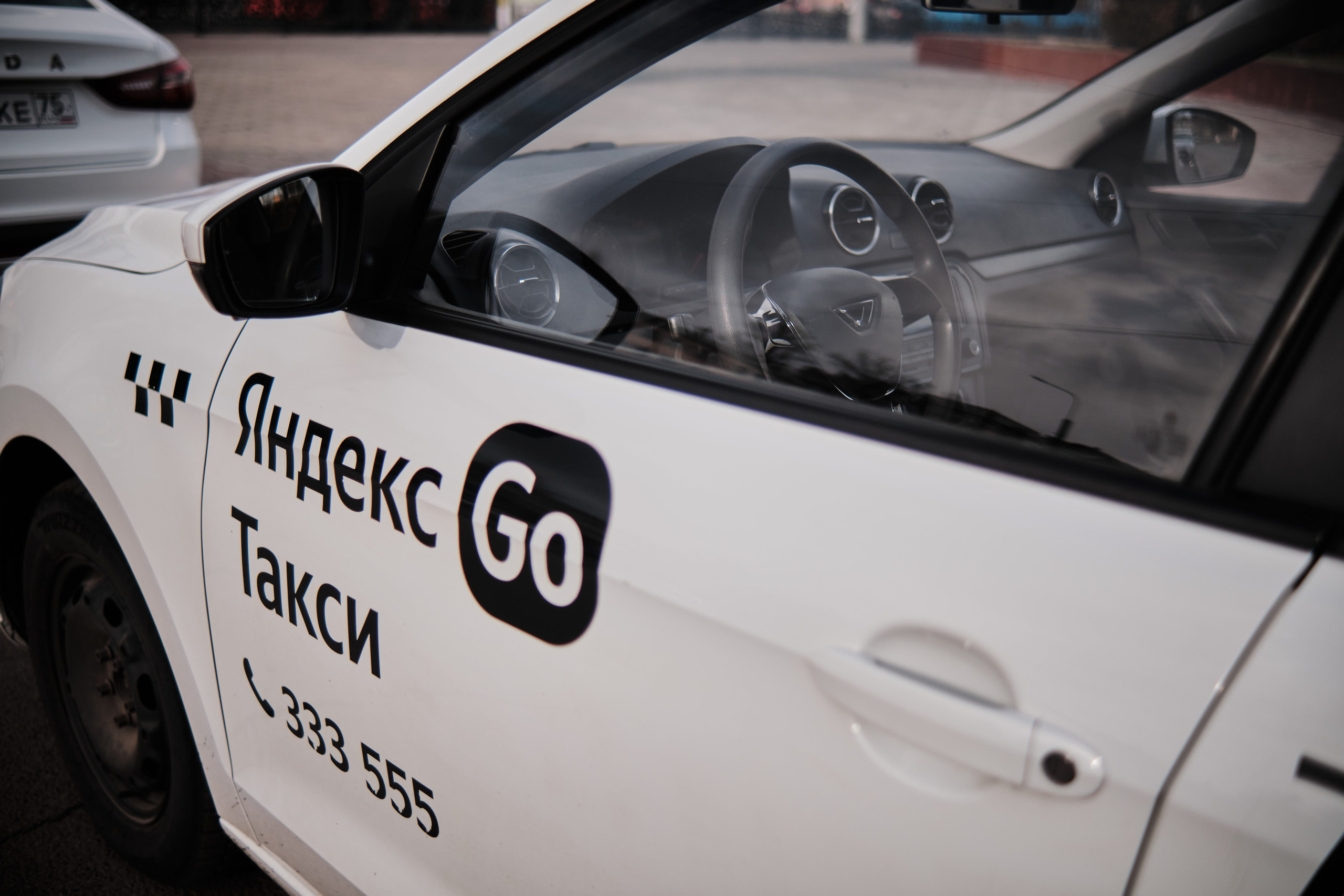 Новый автопарк Яндекс такси в Новокузнецке. Свадебный и семейный фотограф в Новокузнецке Иван Иванов