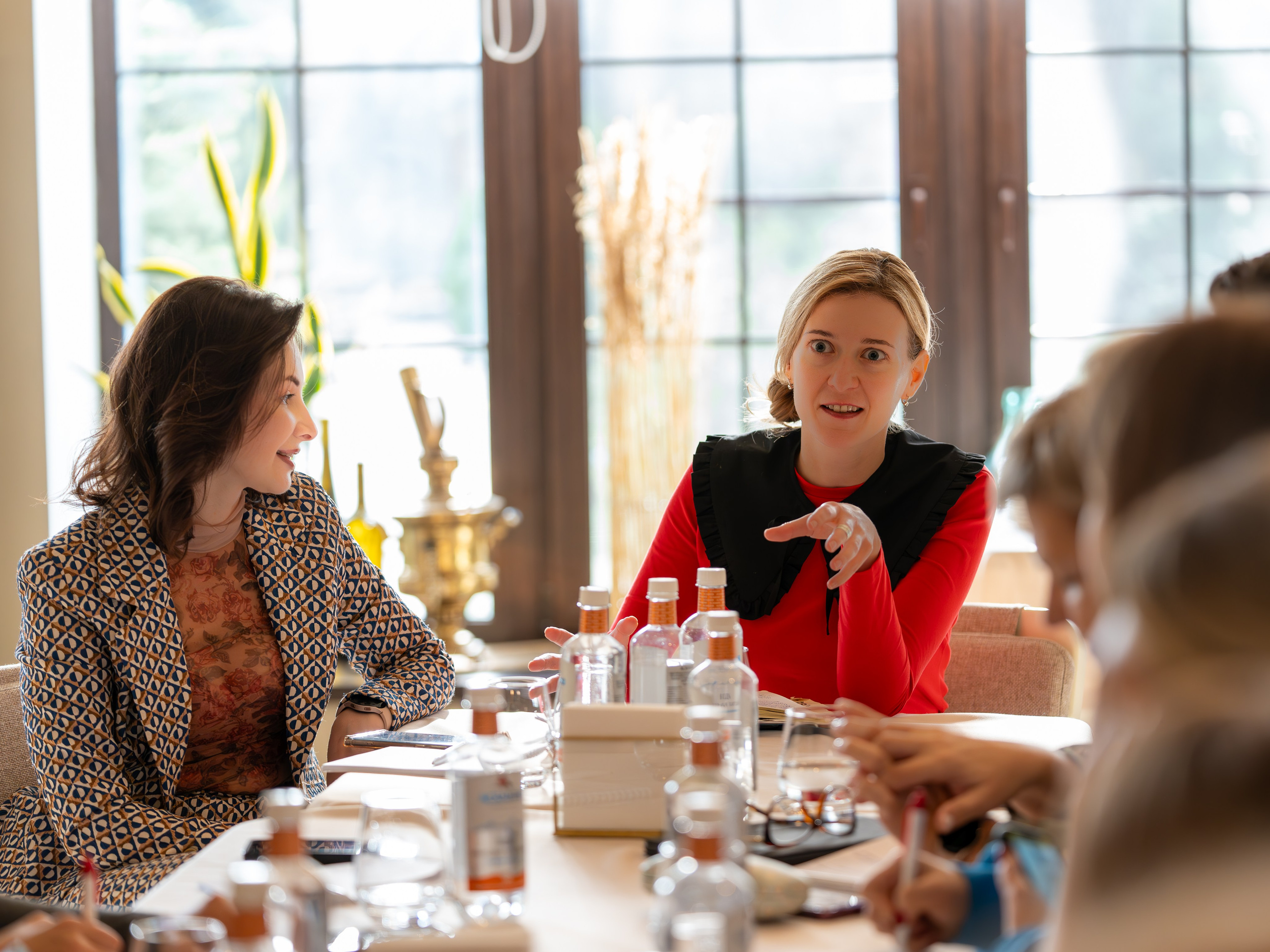 Литературная мастерская с Ольгой Шутовой в «Винотеррии». Репортажный фотограф в Красной Поляне и Сочи Павлюченко Екатерина