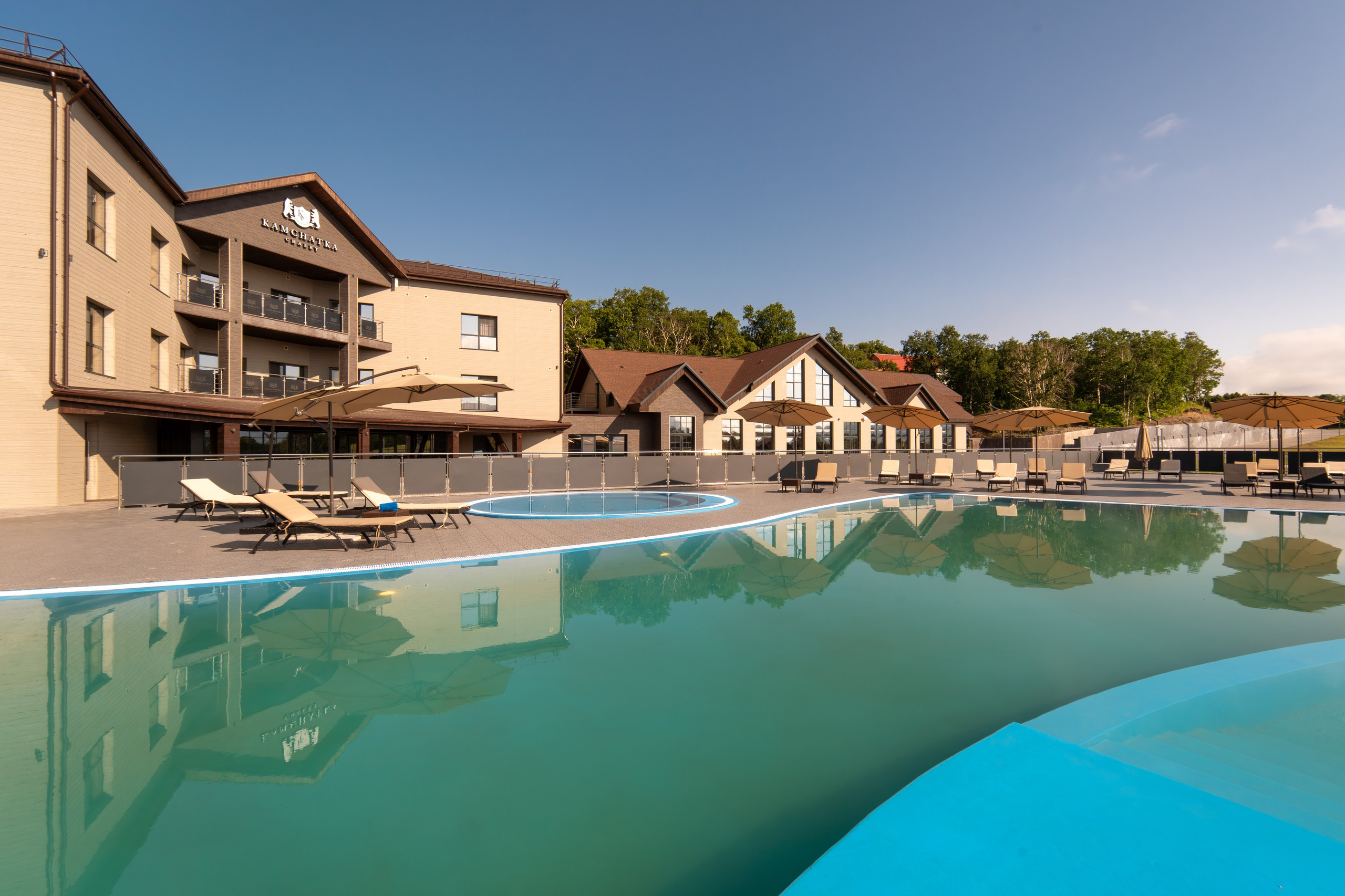 Экстерьер Kamchatka Chalet. Репортажный фотограф в Красной Поляне и Сочи Павлюченко Екатерина