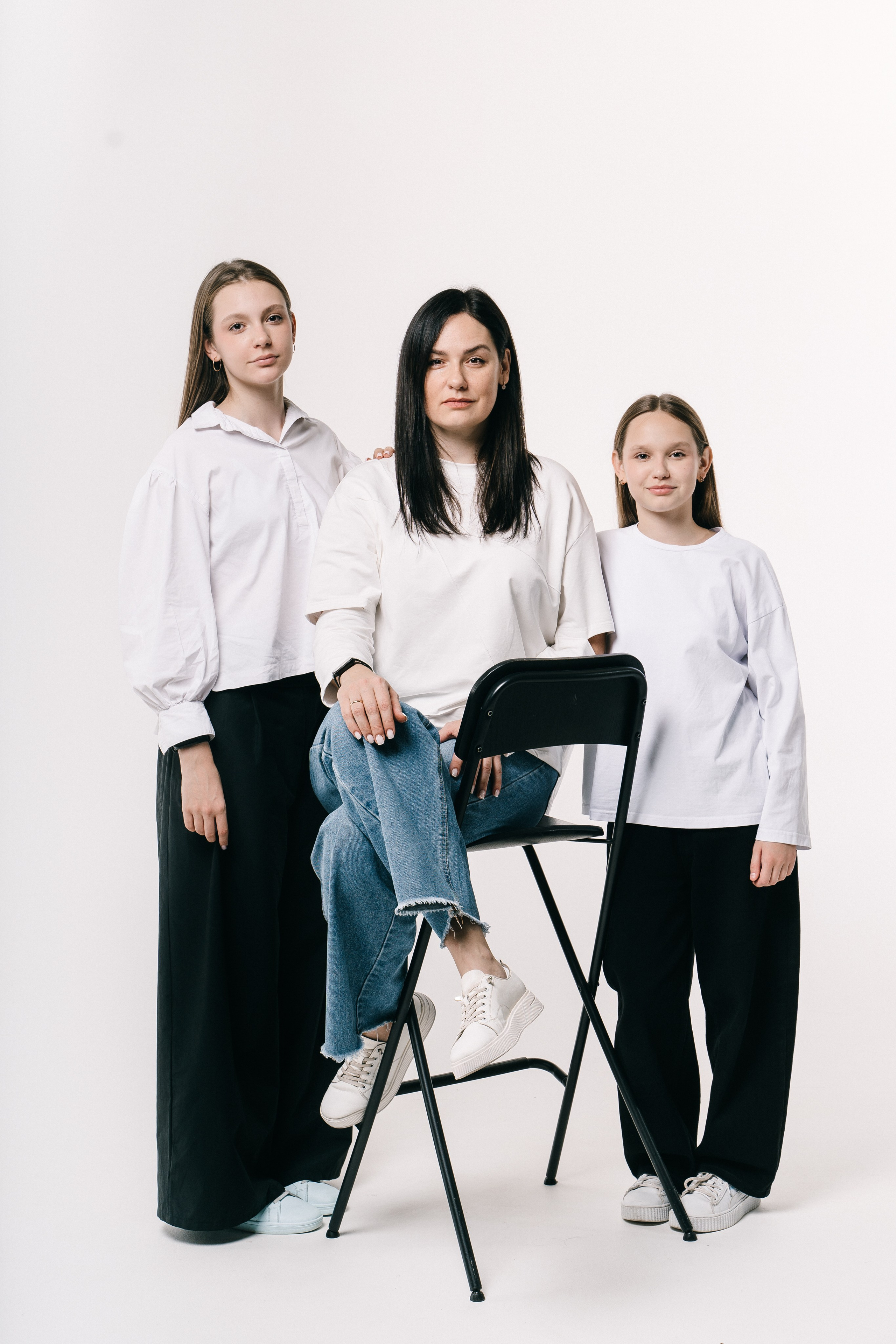 Студийная семейная фотосессия. Фотограф Сергей Логинов