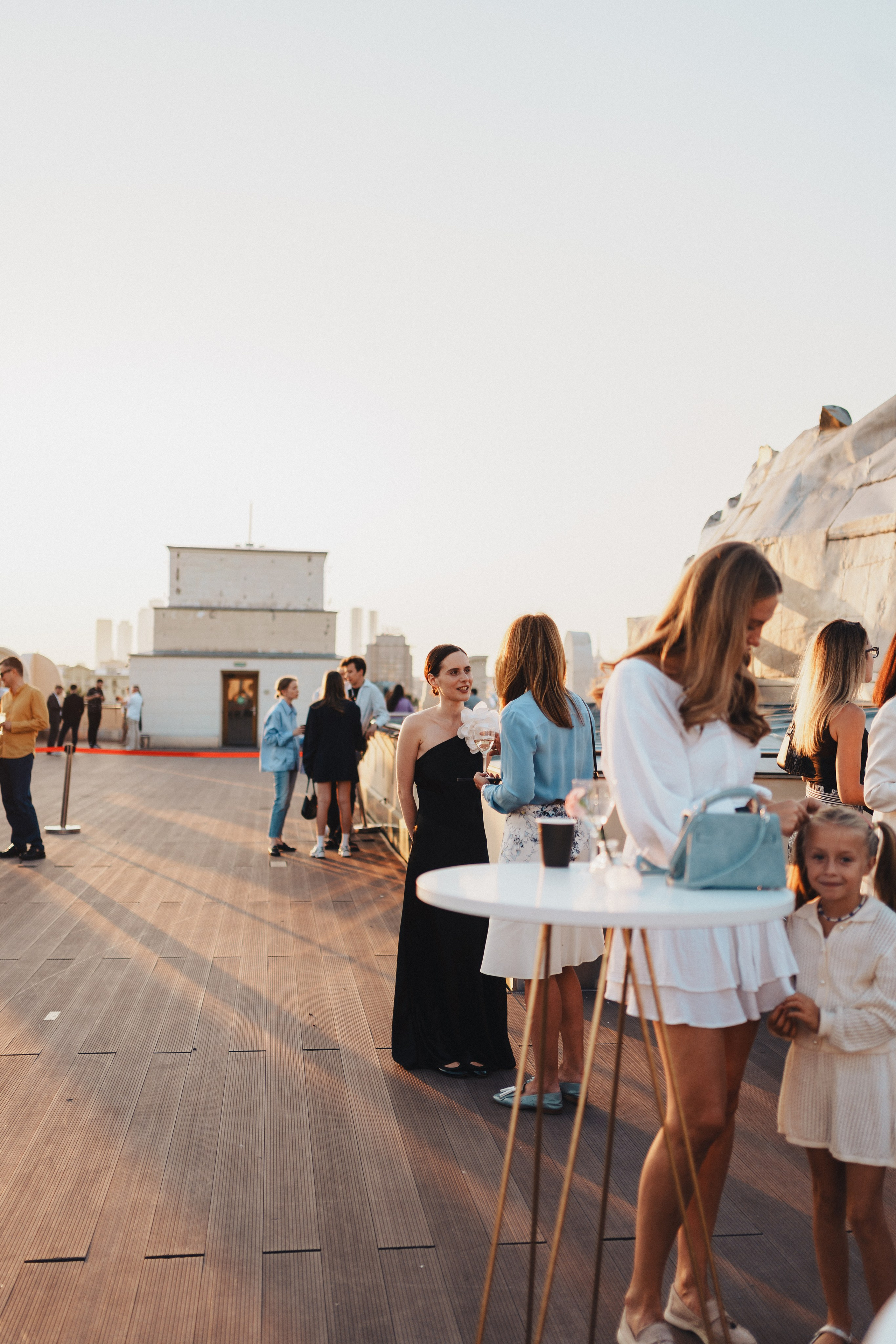 Выставка на крыше Парка Горького. Семейный и детский фотограф и видеограф в Москве, Серпухове и Тарусе Валерия Сорокина