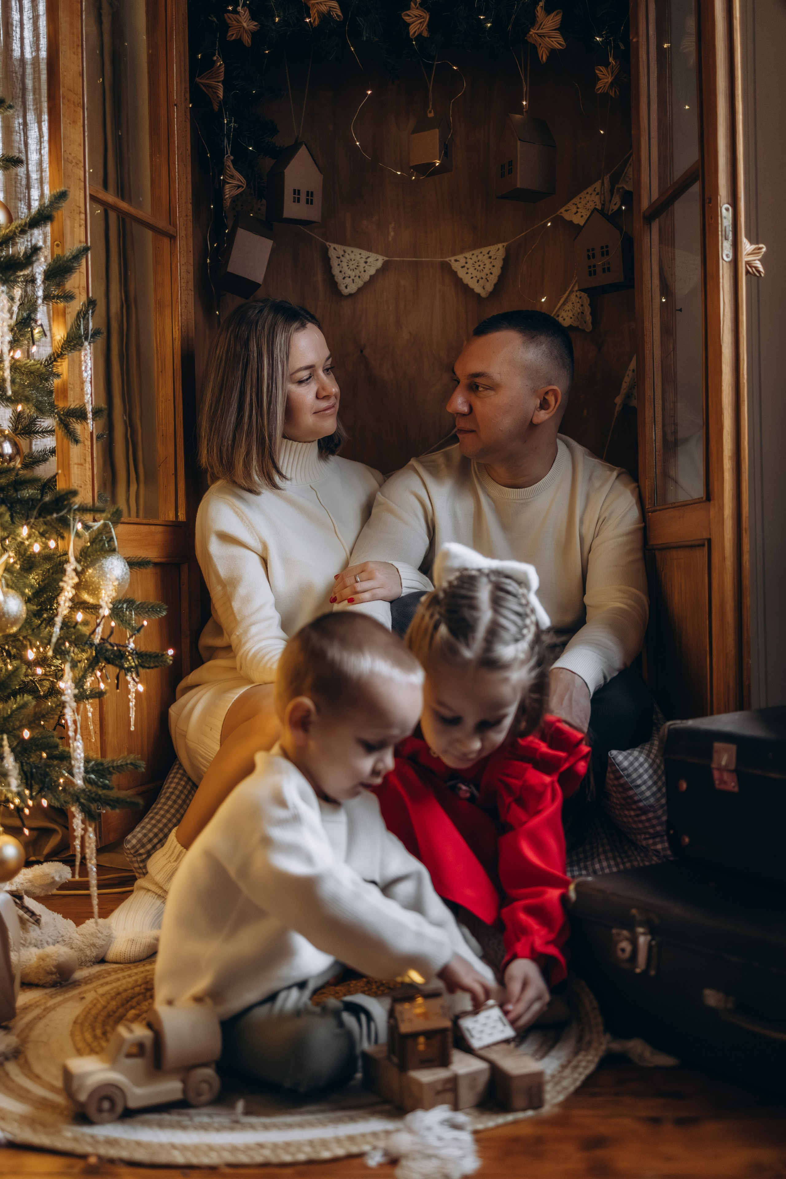 Семейная студийная фотосъемка (13.12.2025 г.)г. Малоярославец (Калужская обл.). Надежда Стар семейный и церковный фотограф в Жукове и Калужской области