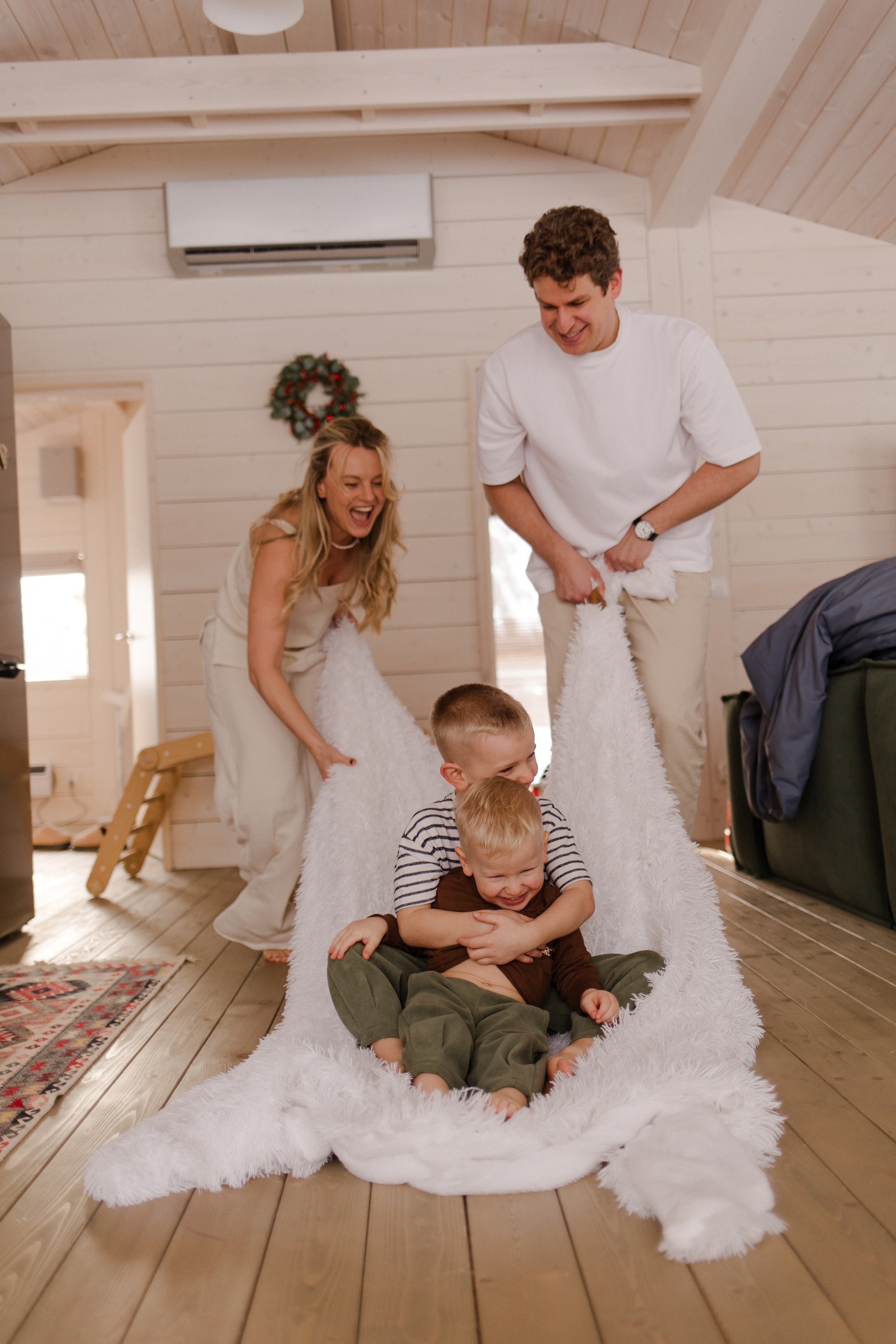 Акрам Ульяна и мальчишки. Фотграф в Москве Кузьмина Мария