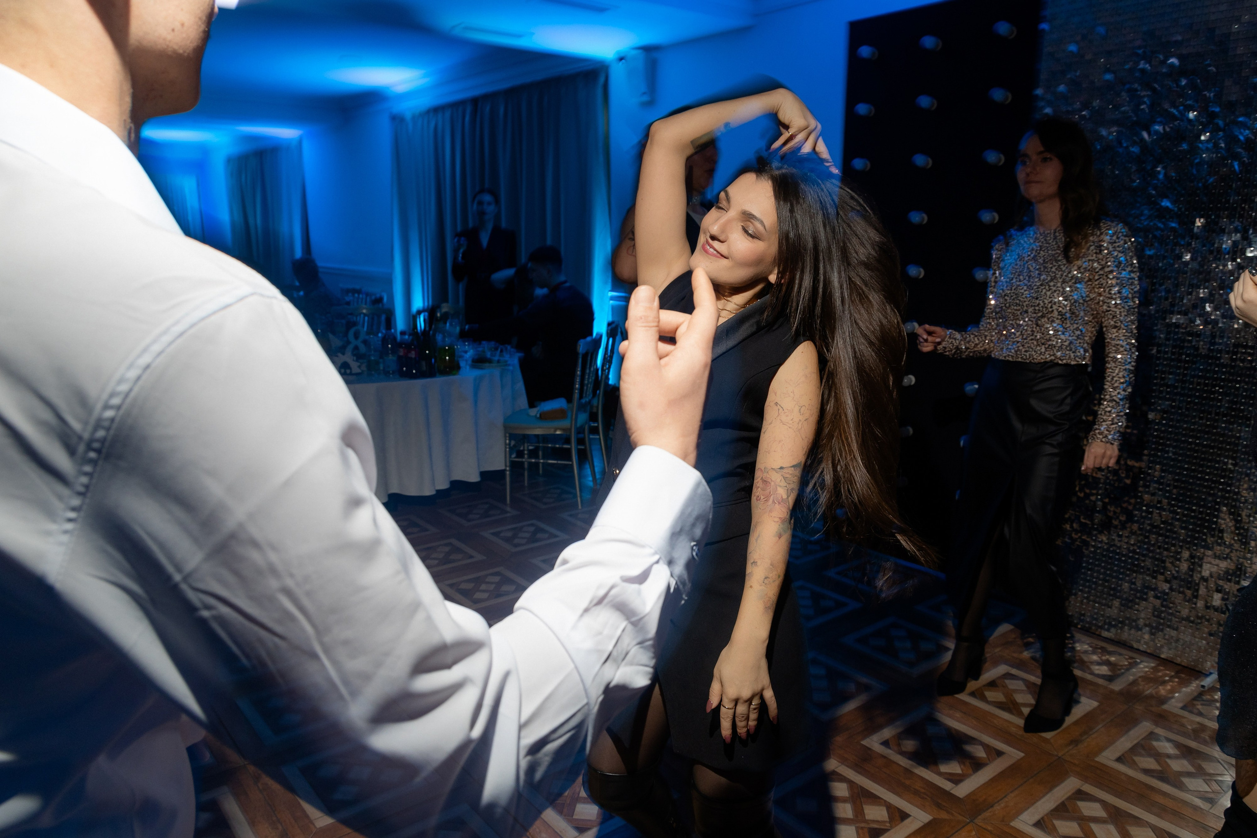 Корпоративная фотосъемка для кафе GARAGE | Новый год 2025 | Минск. Свадебный фотограф в Минске/Беларуси Сергей Спиридонов