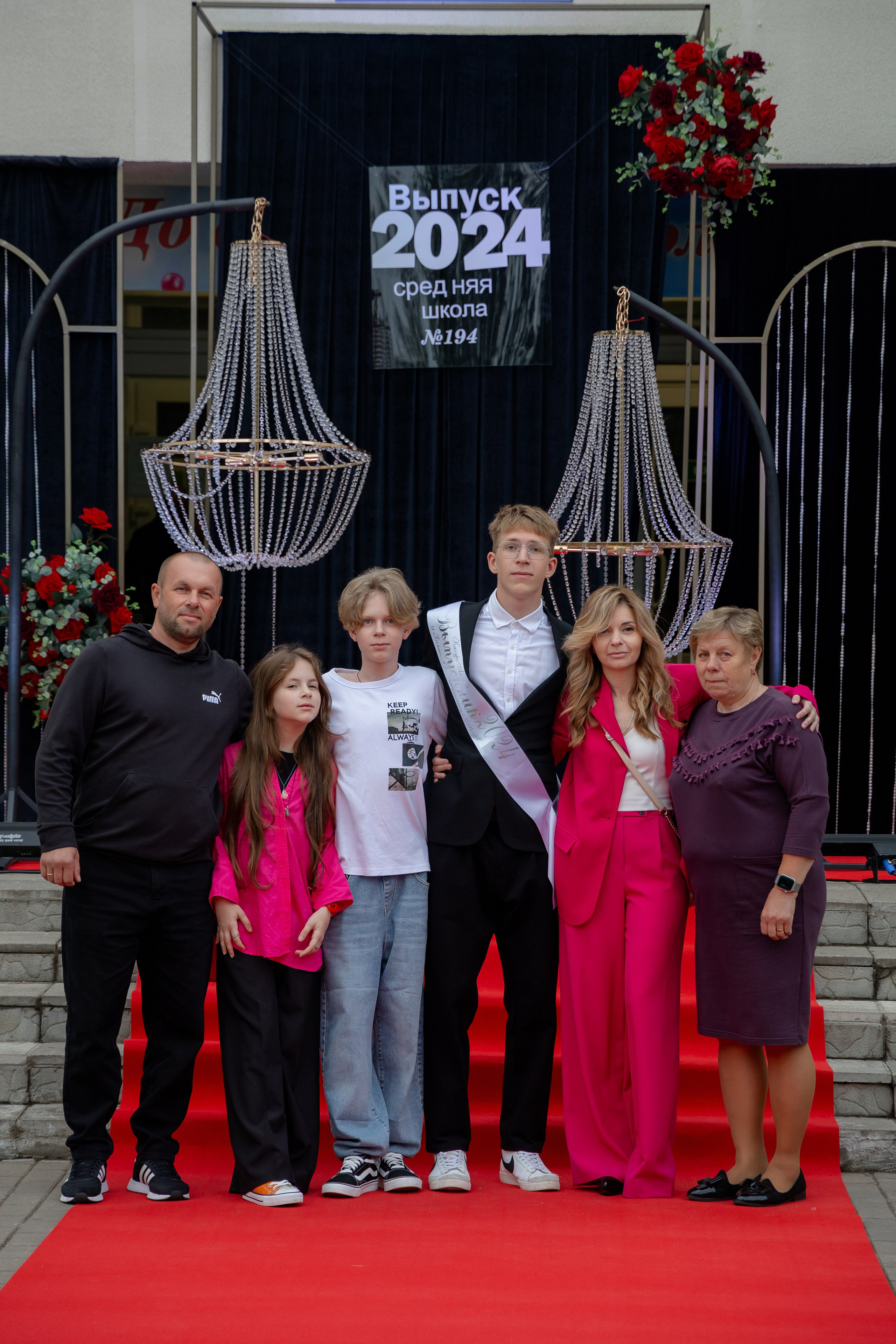 Школьный выпускной 2024 год в Соколе (Минск). Свадебный фотограф в Минске/Беларуси Сергей Спиридонов