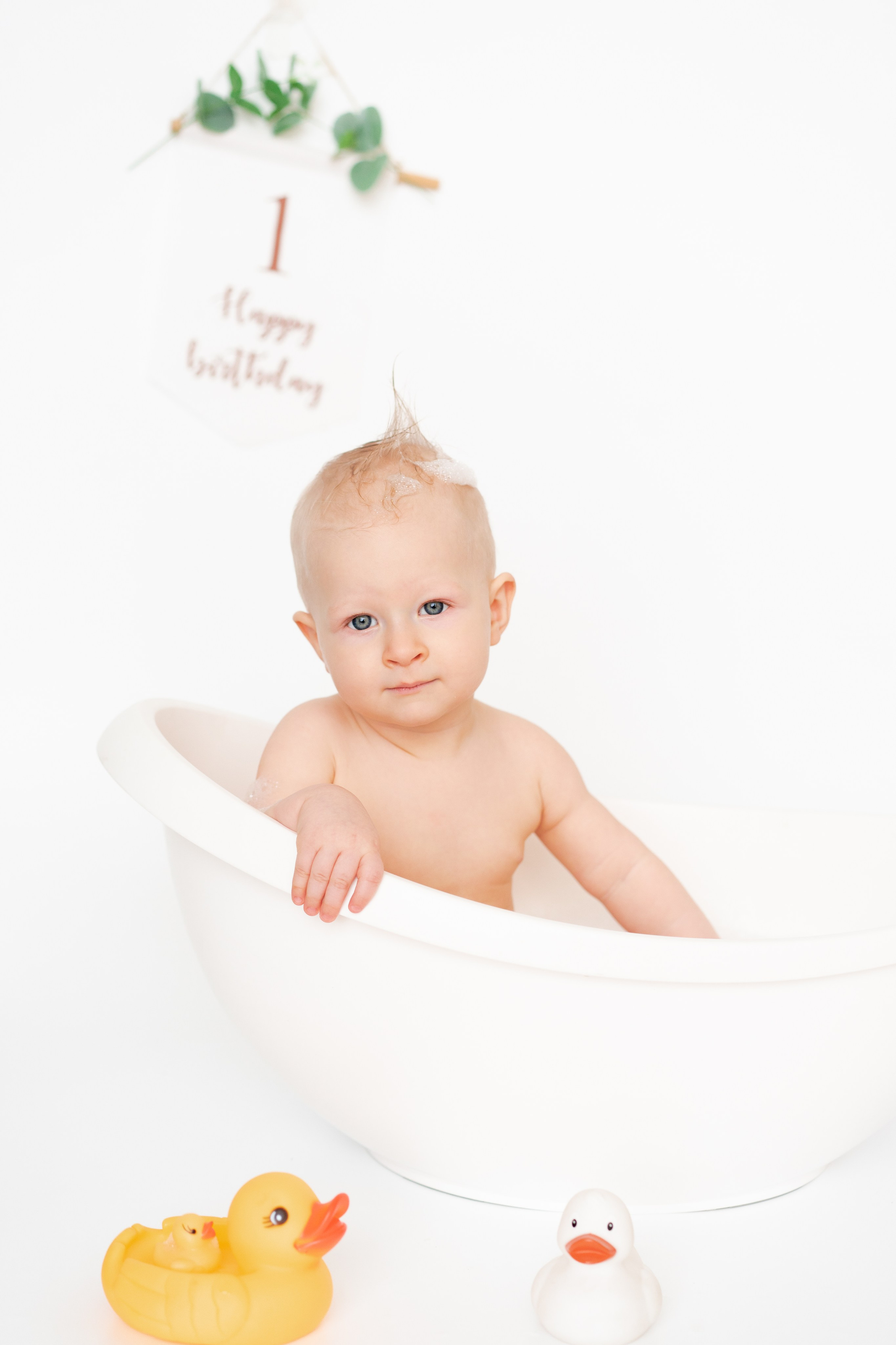 Первый день рождения малыша. Детская, семейная фотостудия в Санкт-Петербурге