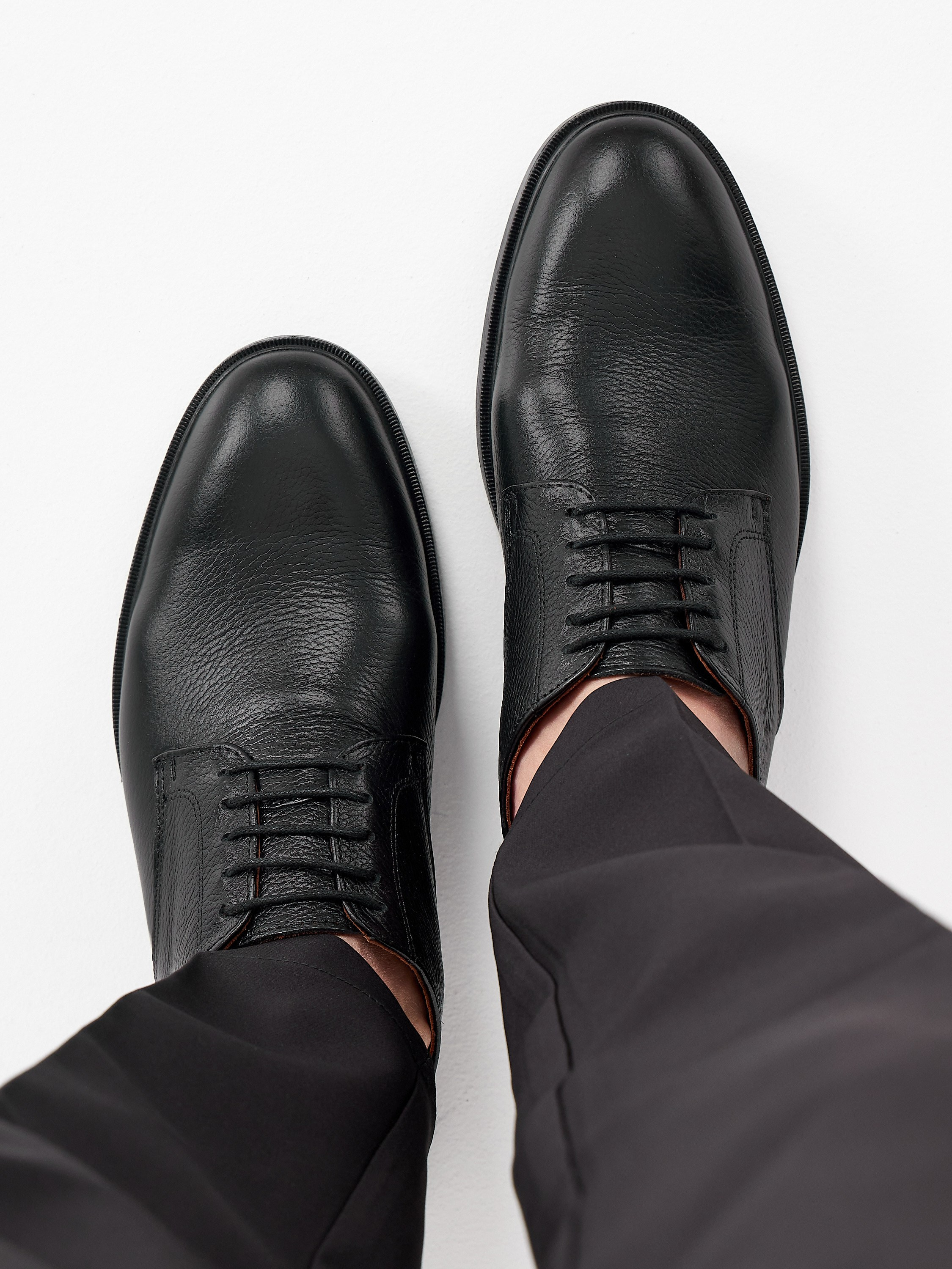 Фотосъемка обуви на модели для маркетплейсов. Алексей Темнов — фотограф в Пятигорске