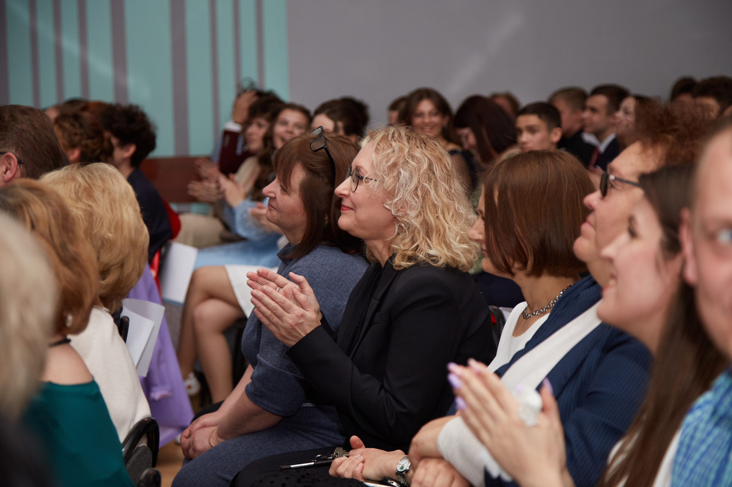 Последний звонок. Фотограф Савченко Люба. Москва