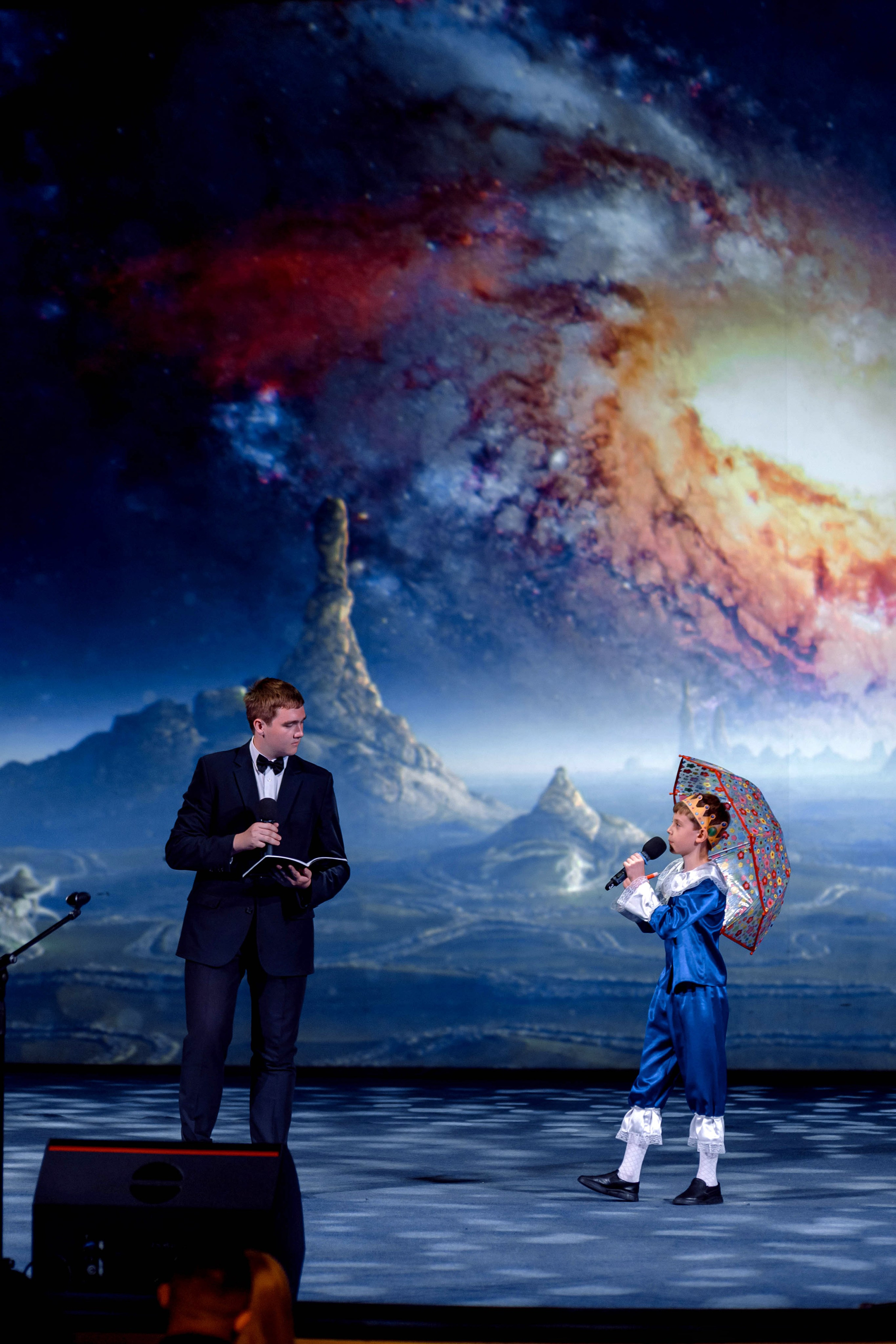 Гимназия 25 — последний звонок (Драм Театр). Свадебный фотограф Иркутск, репортажный фотограф Иркутск