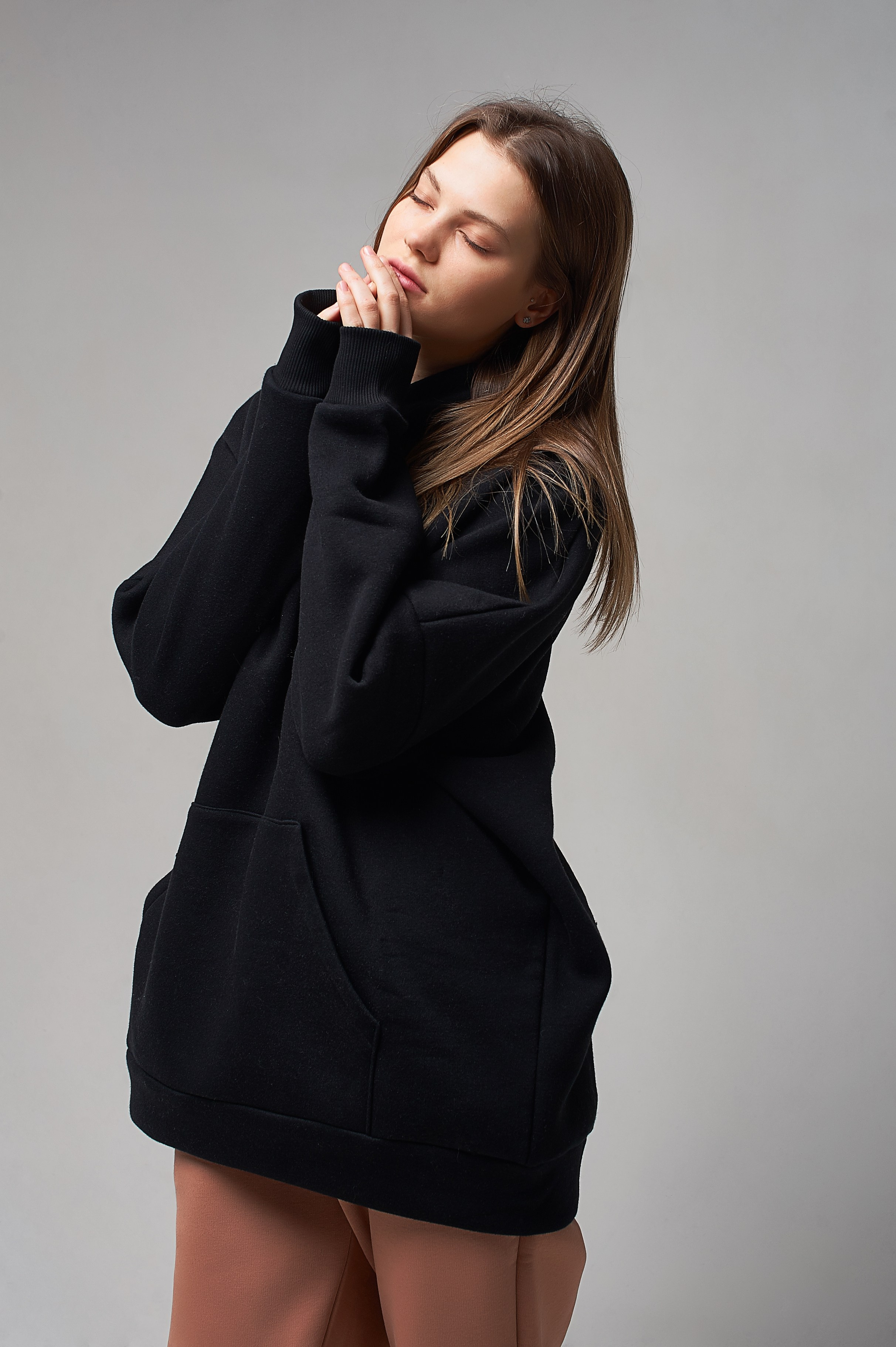 Каталожная съемка в студии для магазина на Wildberries. Свадебный фотограф в Ростове-на-Дону Владимир Пешков