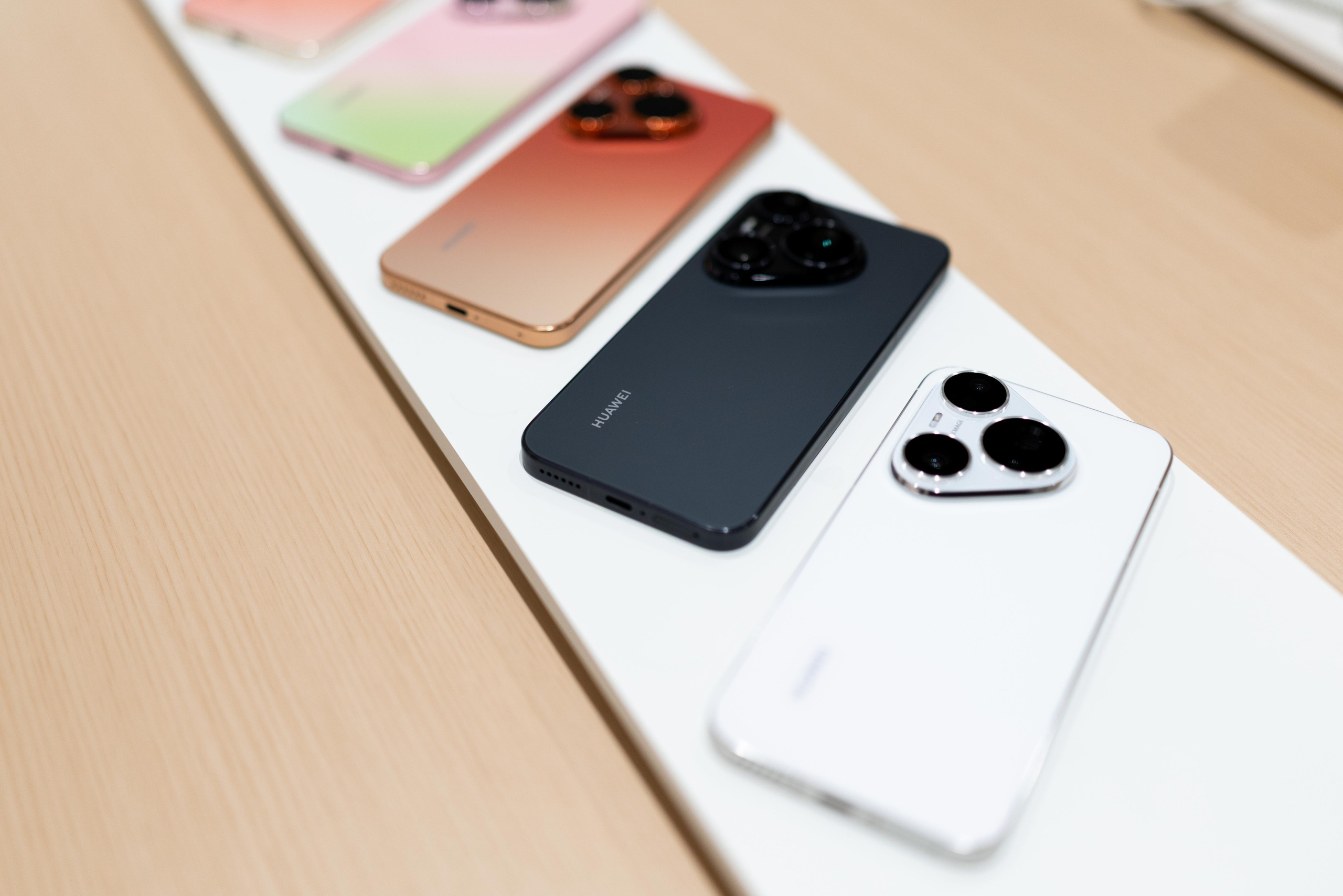 Презентация Huawei pura 90 pro max. Профессиональный репортажный фотограф