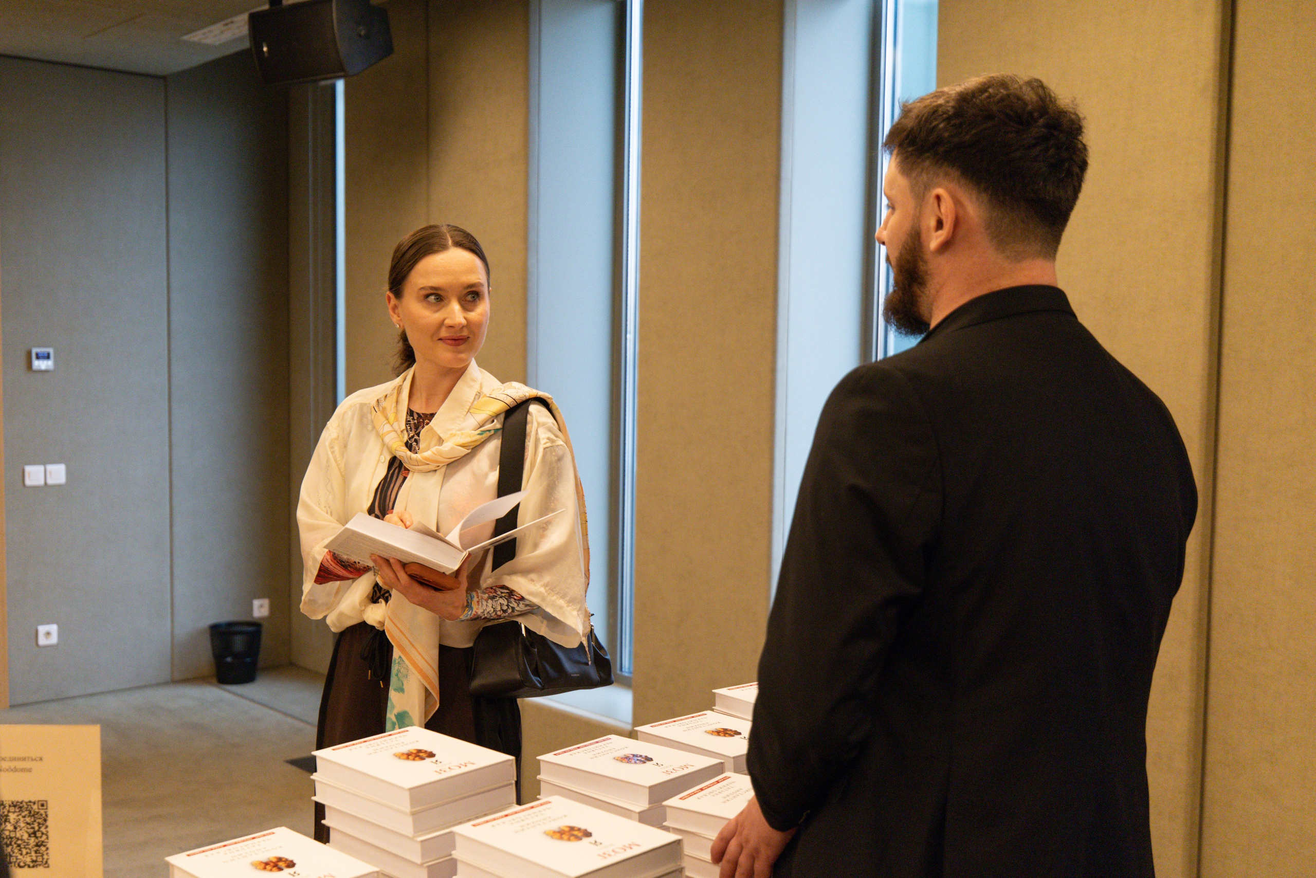 Презентация книги «Мозг и его „Я“». Профессиональный репортажный фотограф