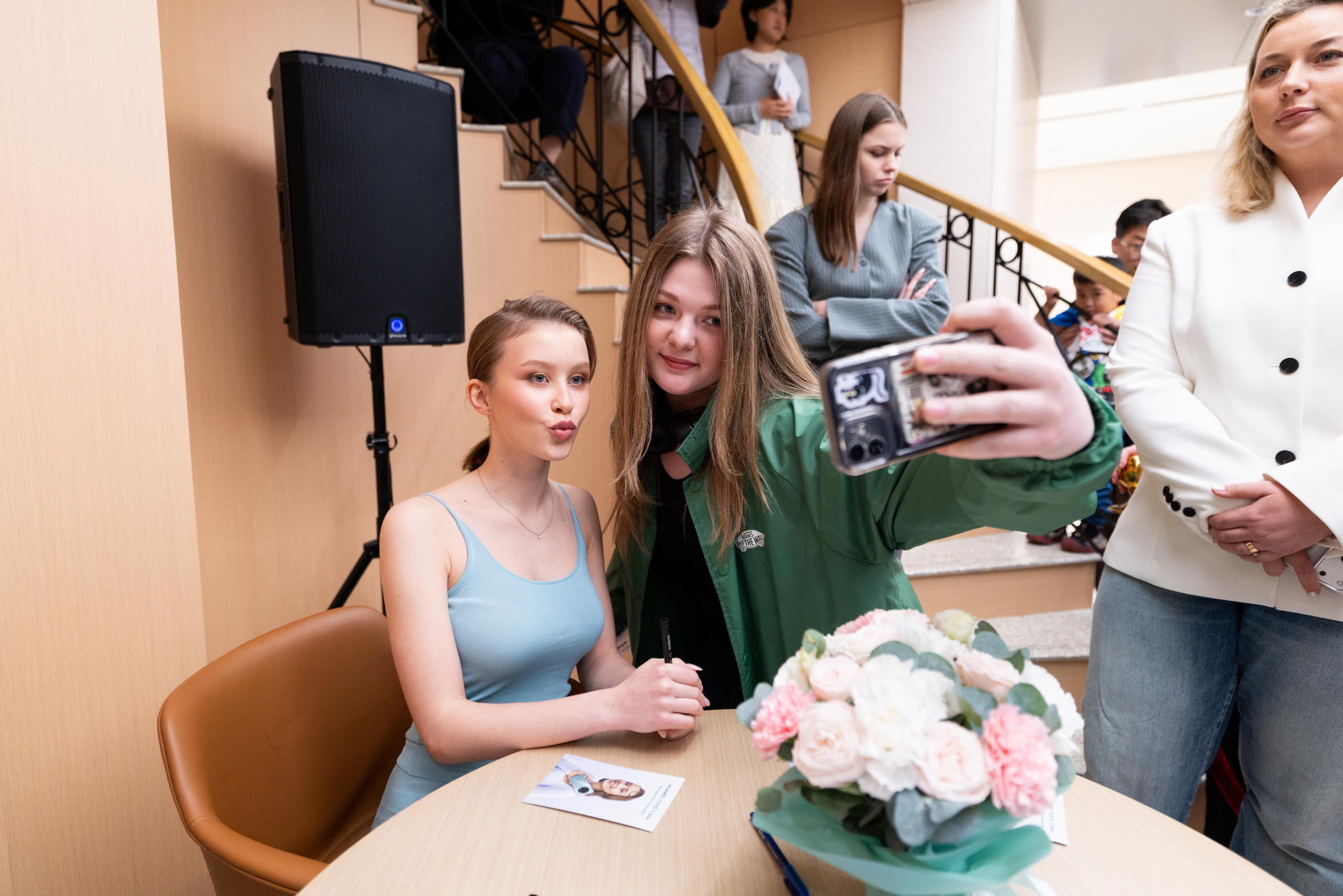 Презентация Huawei nova 15 pro. Профессиональный репортажный фотограф