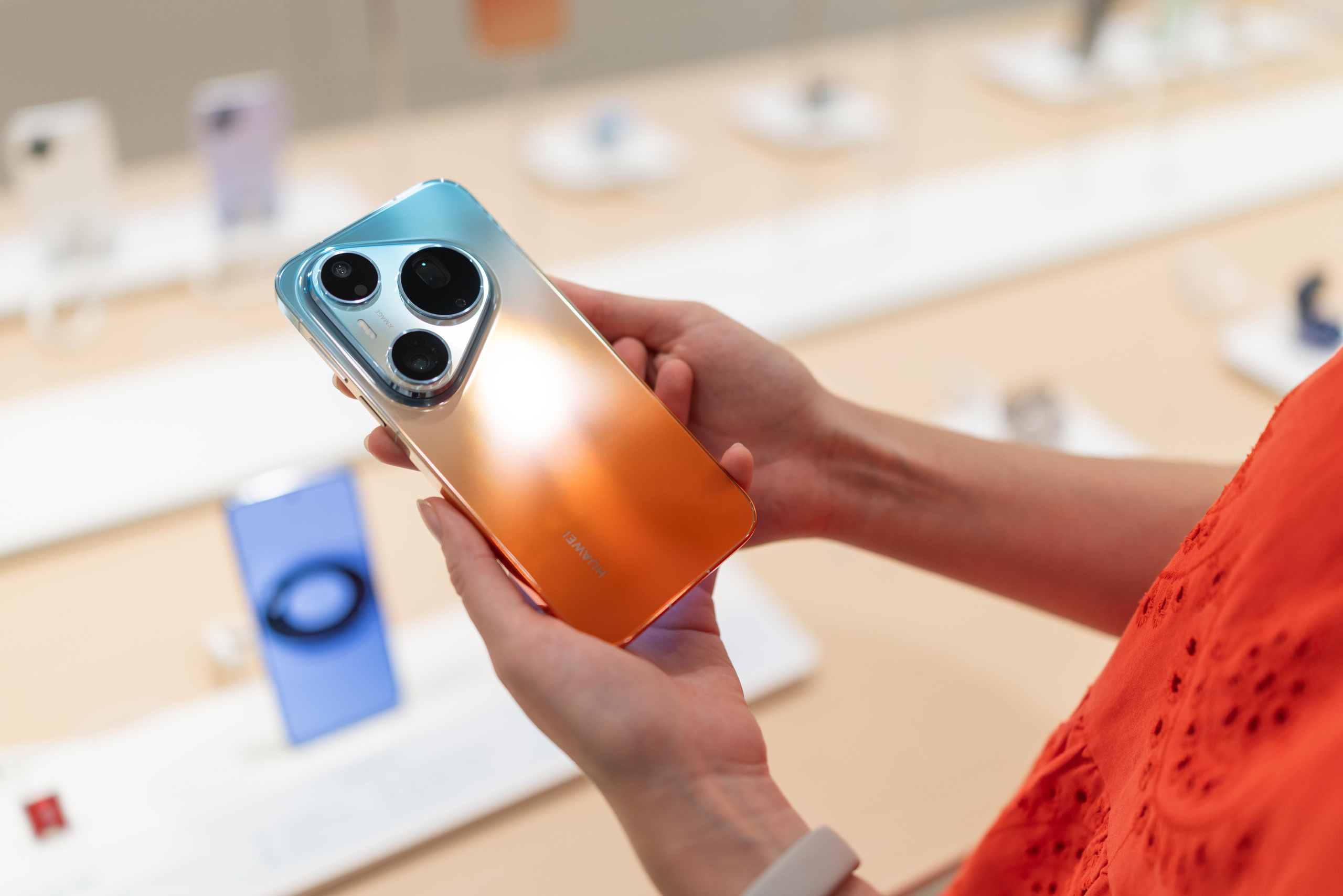 Презентация Huawei pura 90 pro max. Профессиональный репортажный фотограф