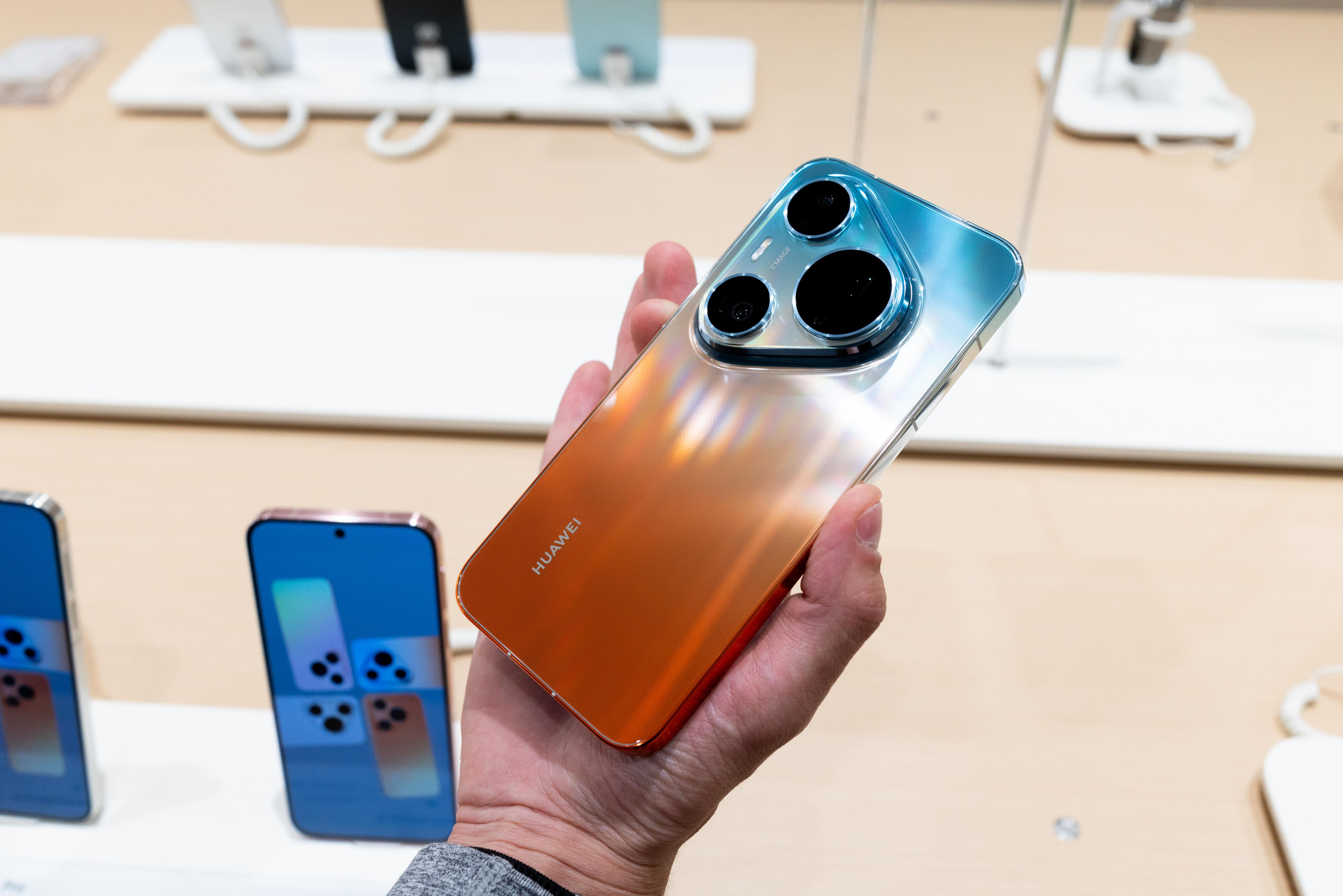 Презентация Huawei pura 90 pro max. Профессиональный репортажный фотограф