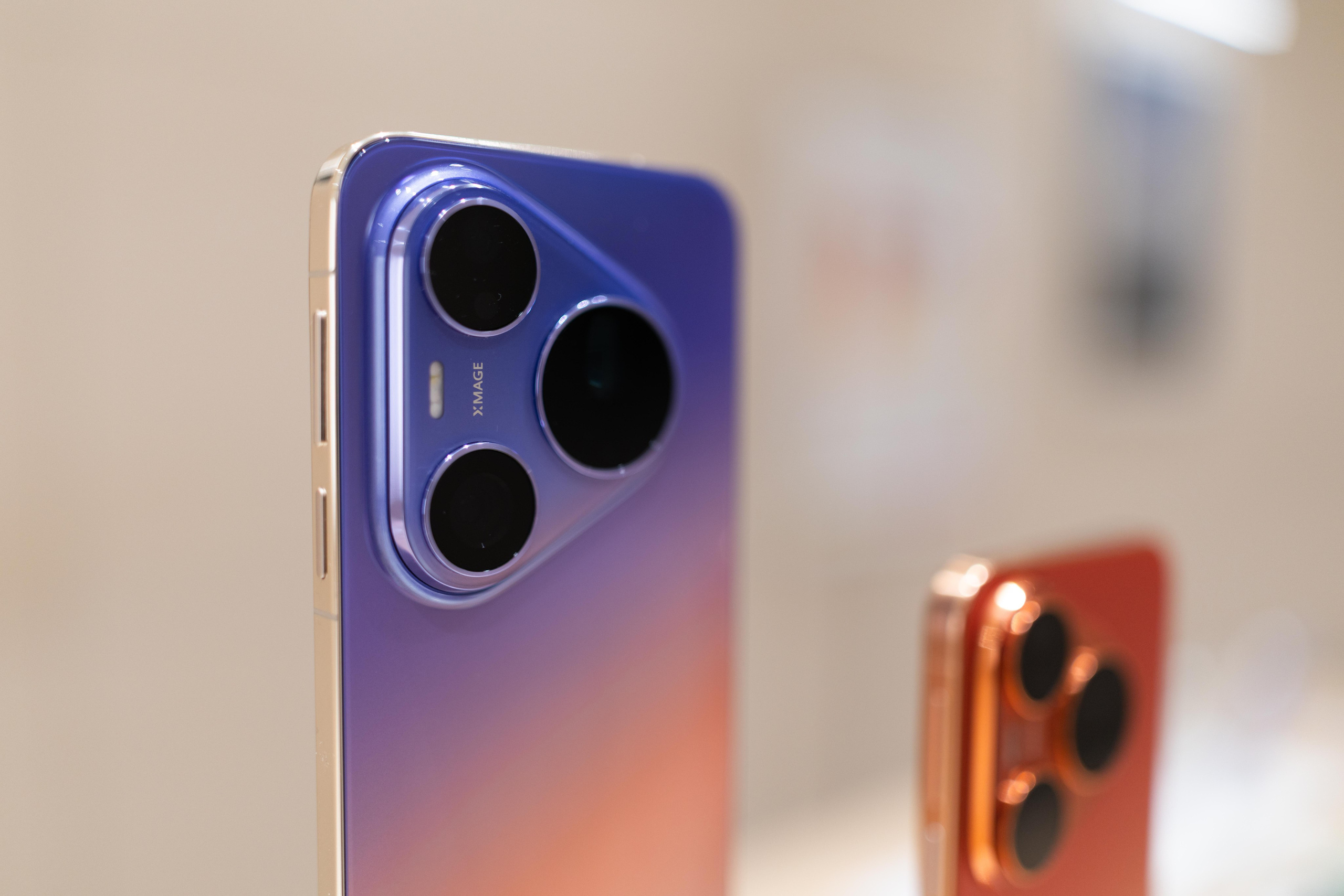 Презентация Huawei pura 90 pro max. Профессиональный репортажный фотограф