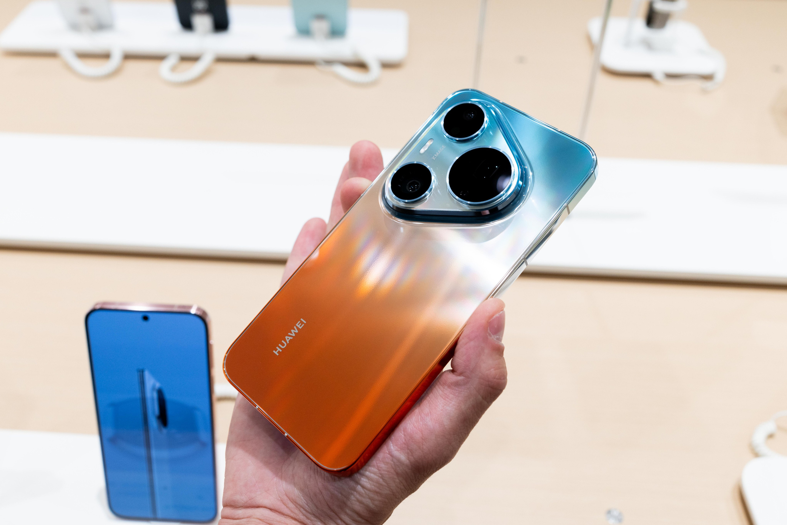Презентация Huawei pura 90 pro max. Профессиональный репортажный фотограф