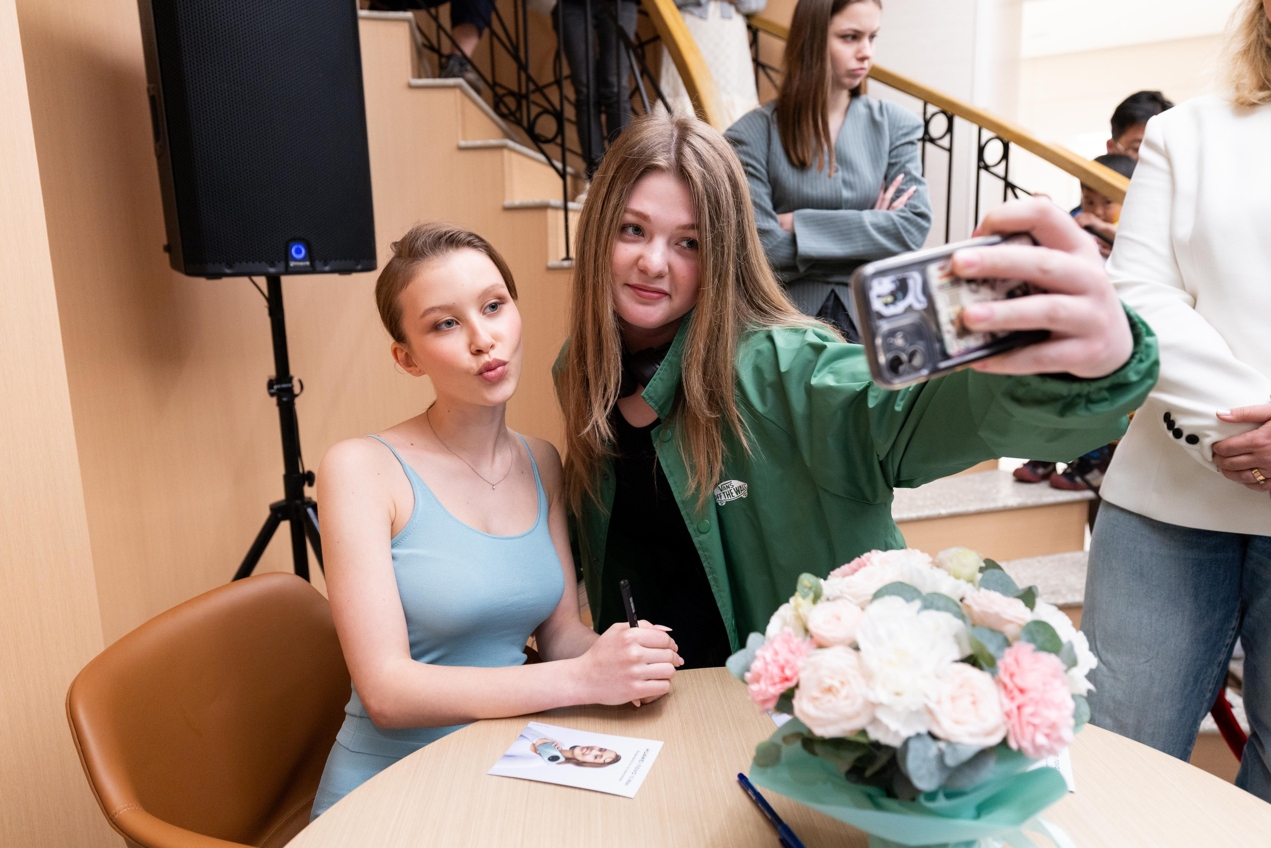 Презентация Huawei nova 15 pro. Профессиональный репортажный фотограф