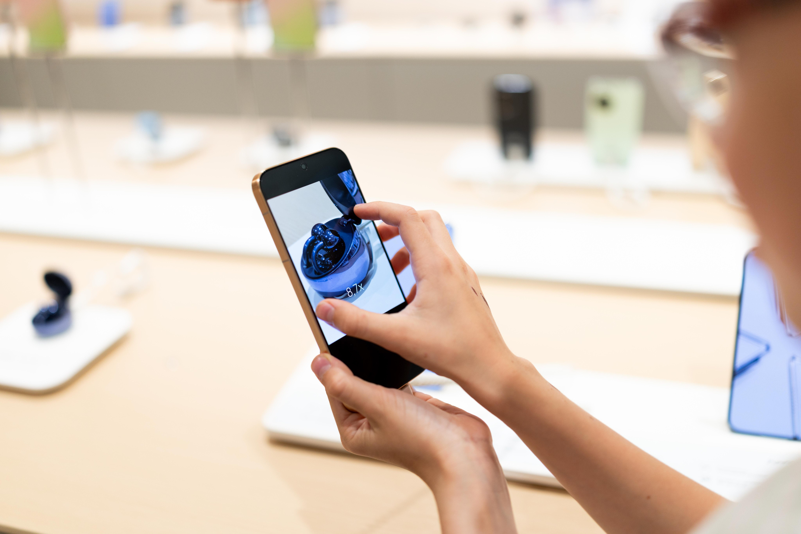 Презентация Huawei pura 90 pro max. Профессиональный репортажный фотограф
