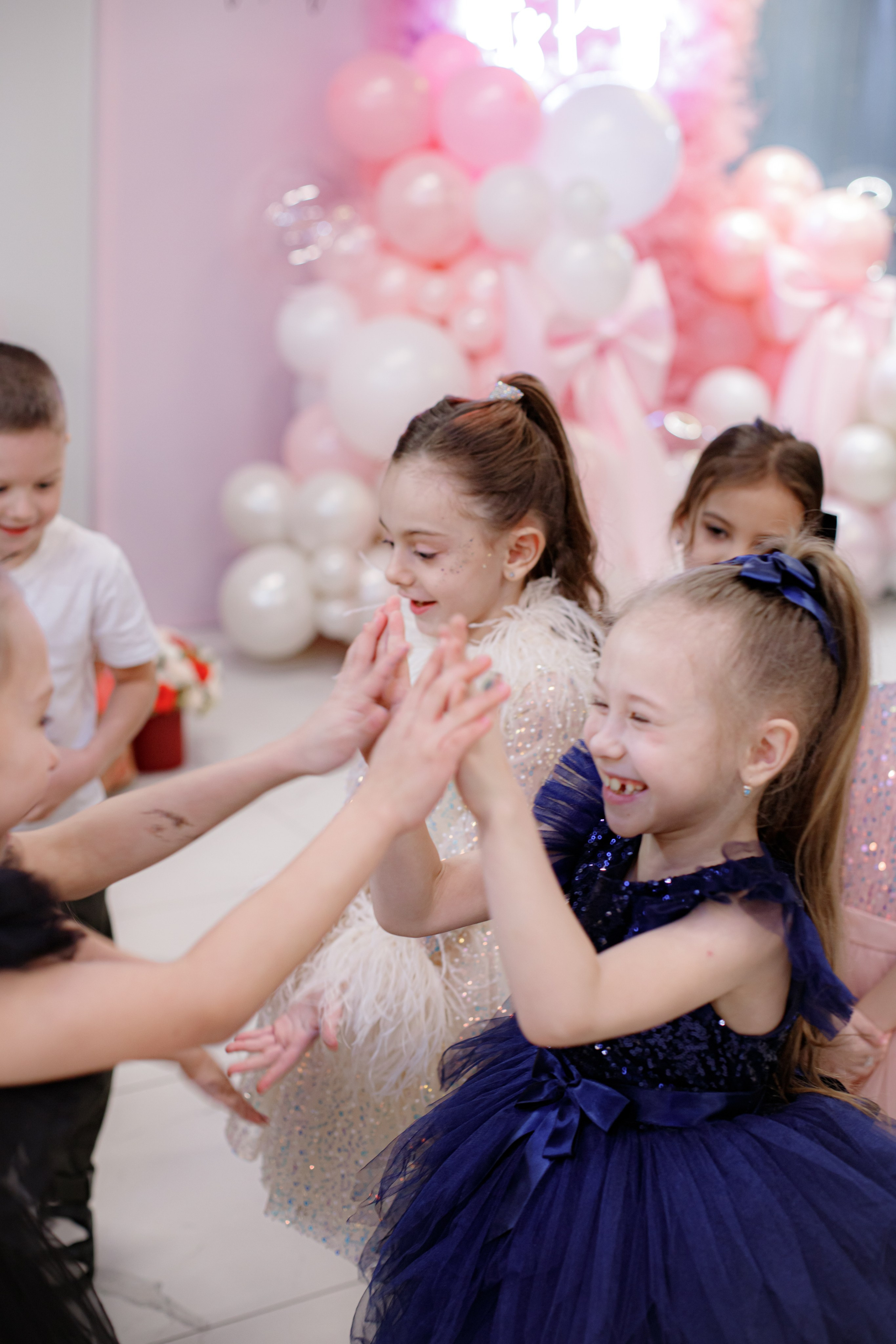 ASIA'S BIRTHDAY PARTY. Photokarish