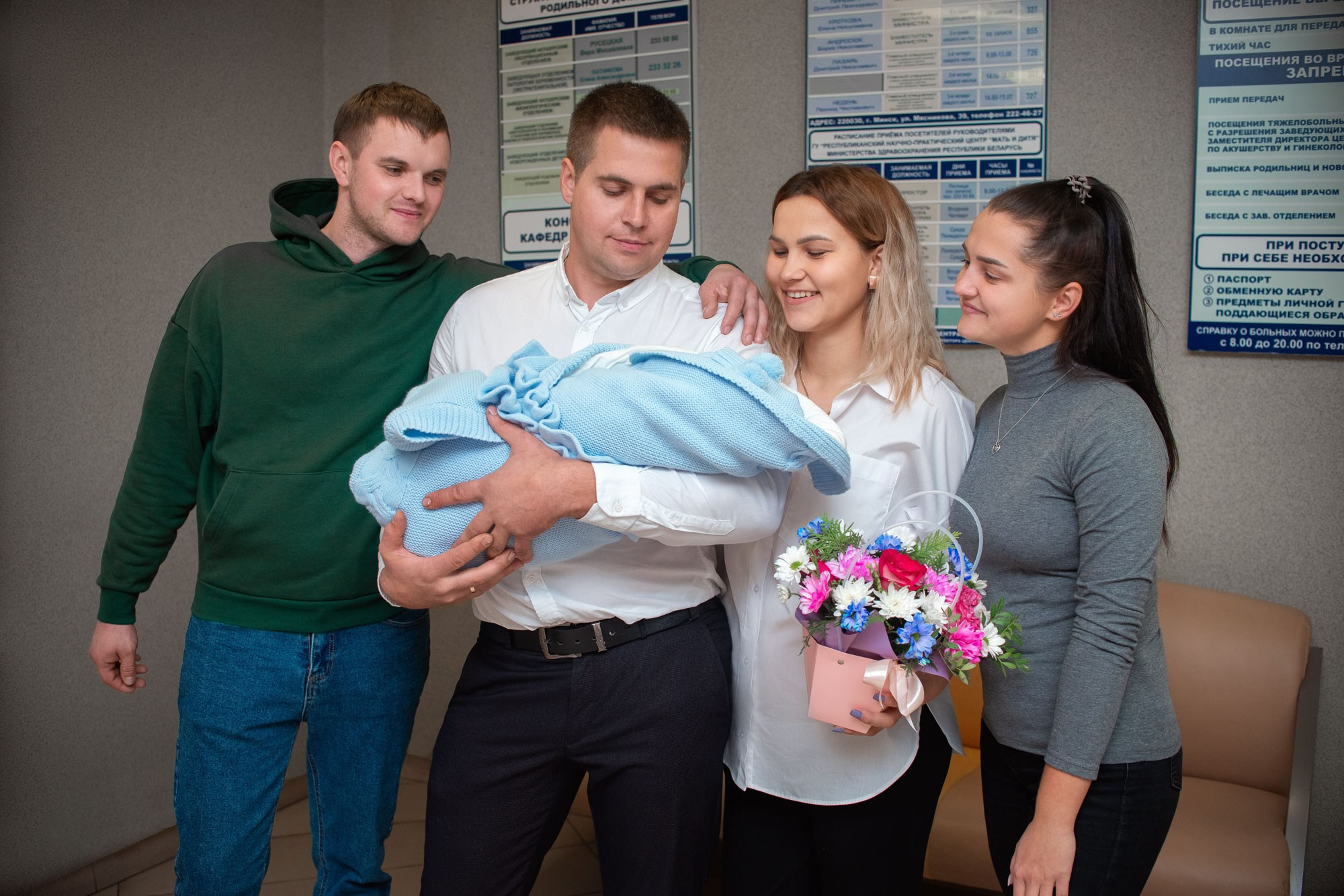 Выписка Артема МиД. Семейный фотограф на выписку из роддома и крещение Минск Настя Гришук