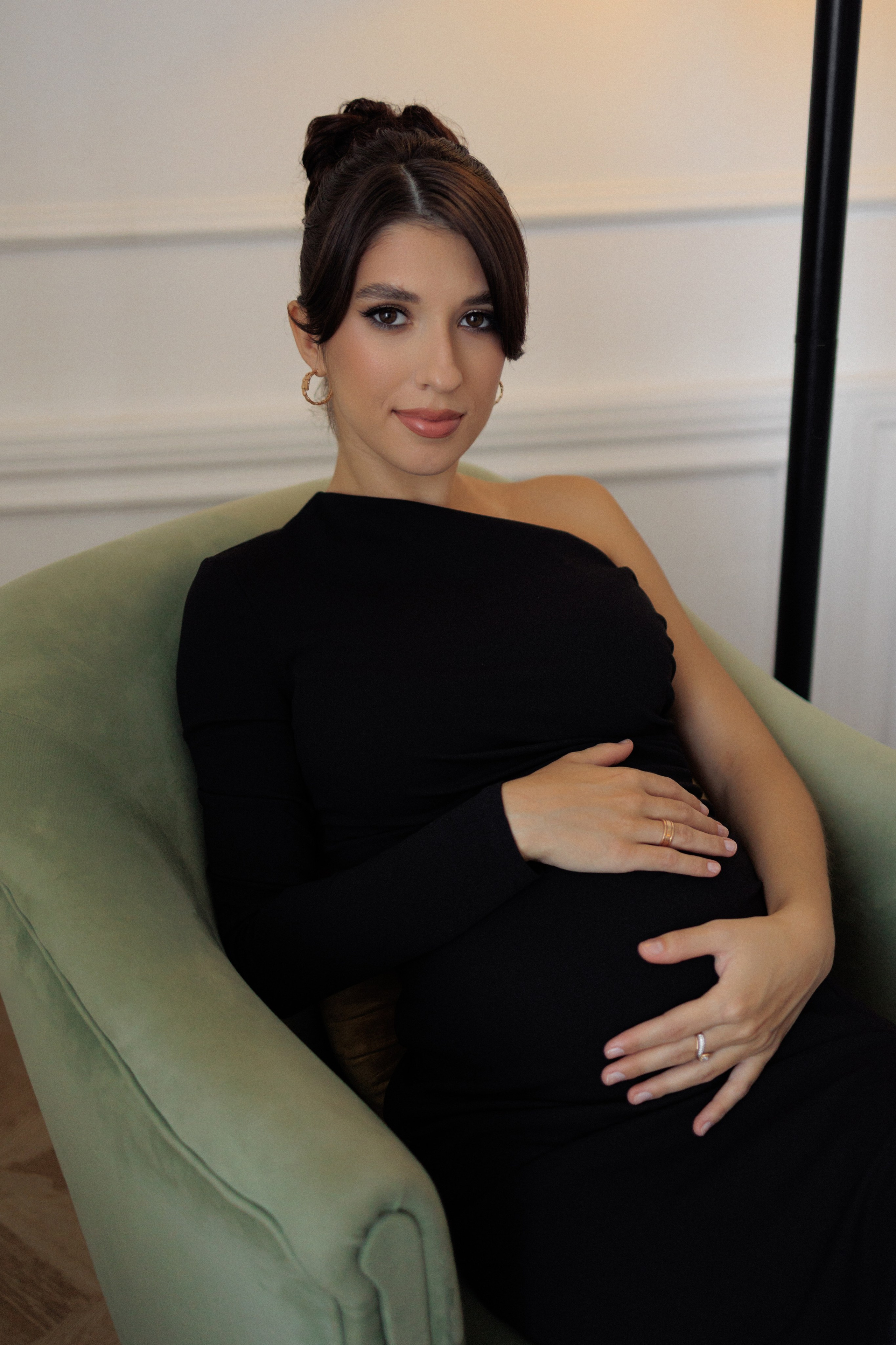 Фотосессия в ожидании беременности в студии на Зиповской. Свадебный фотограф и видеограф Краснодар, Ростов, Сочи, Новороссийск