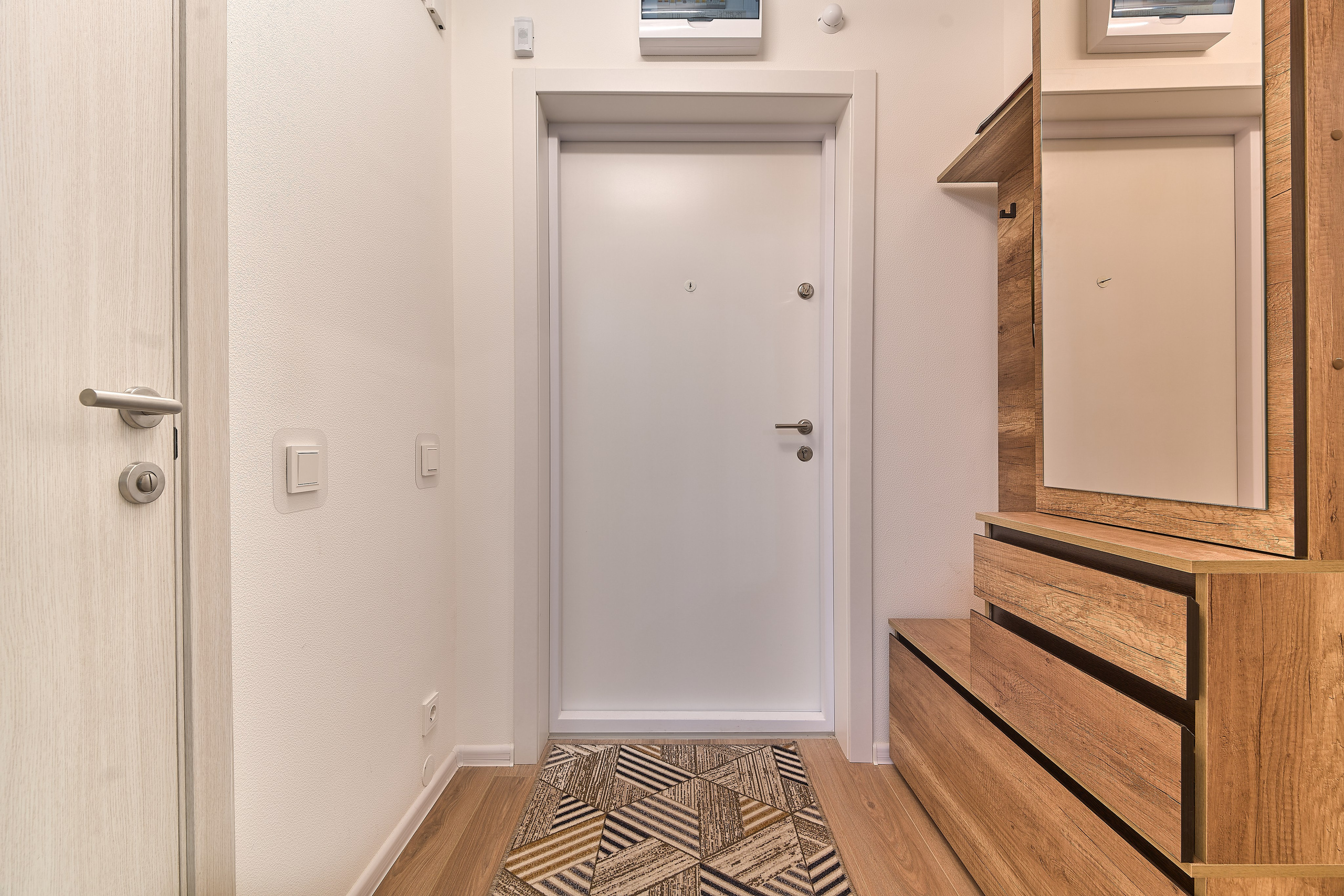 «Евро-трешка» для посуточной сдачи. Заказчик АН «Борисов». Главная