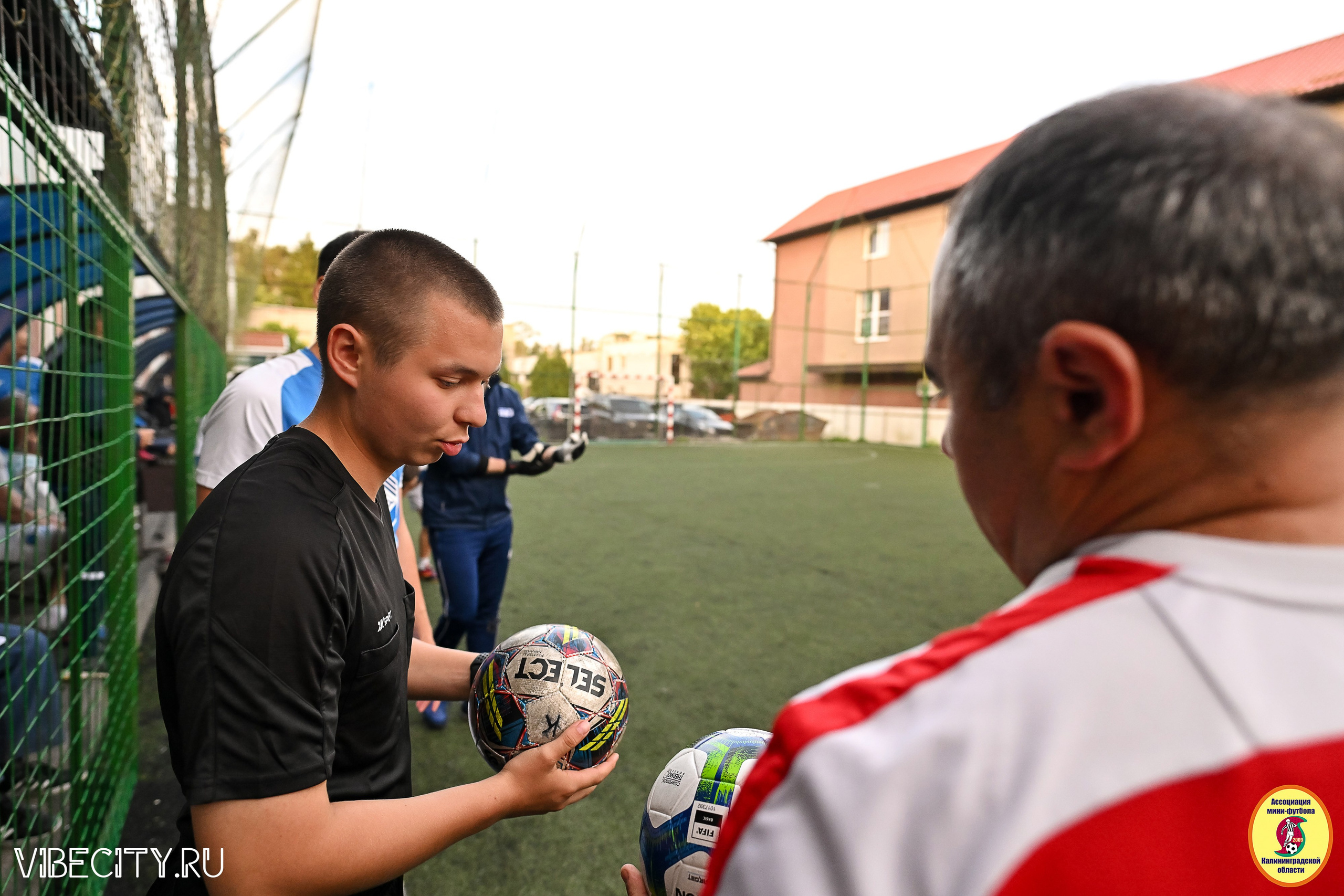 ИГРЫ МИНИ-ФУТБОЛЬНОЙ И КОРПОРАТИВНОЙ ЛИГИ. VIBECITY.RU Вайб Сити Ру Фоторепортажи Фотоотчеты Калининград