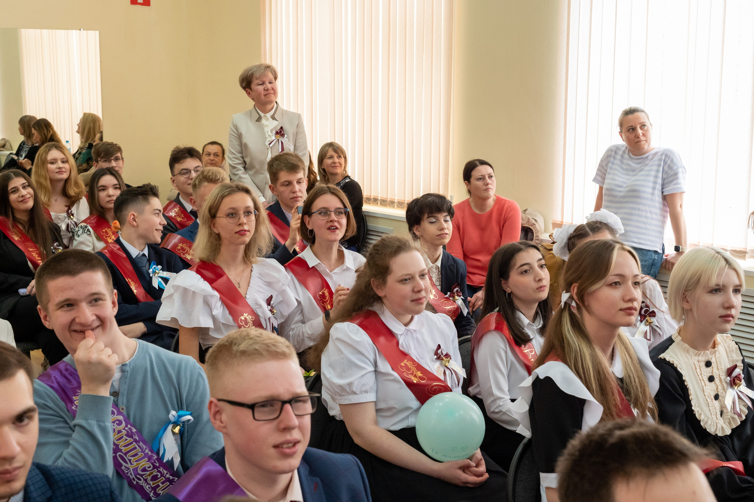 Последний звонок Школа 1412. Детский и семейный фотограф г. Москва Оксана Катаджи