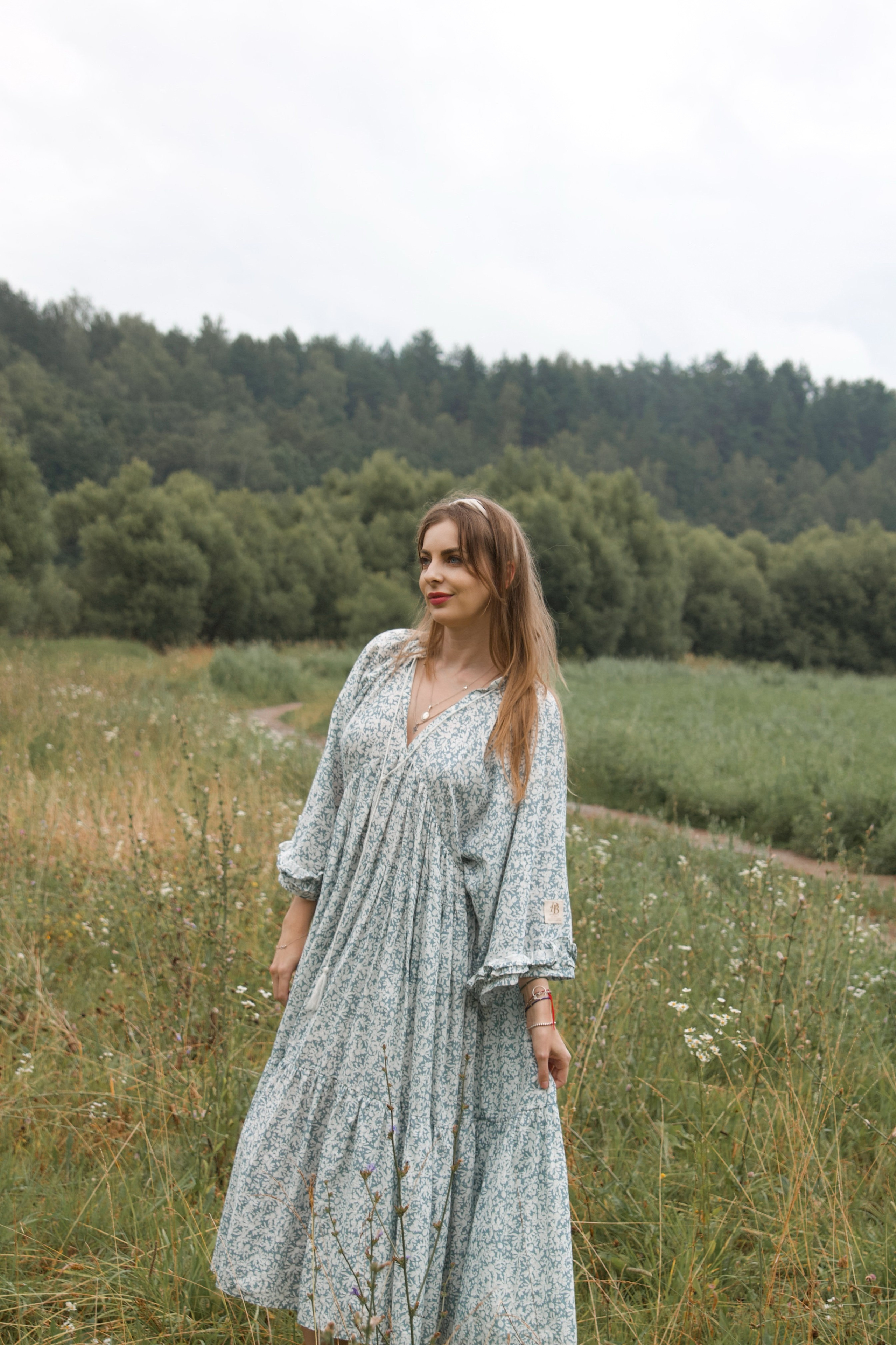 Настенька и река. Фотограф Ирина Воробьева